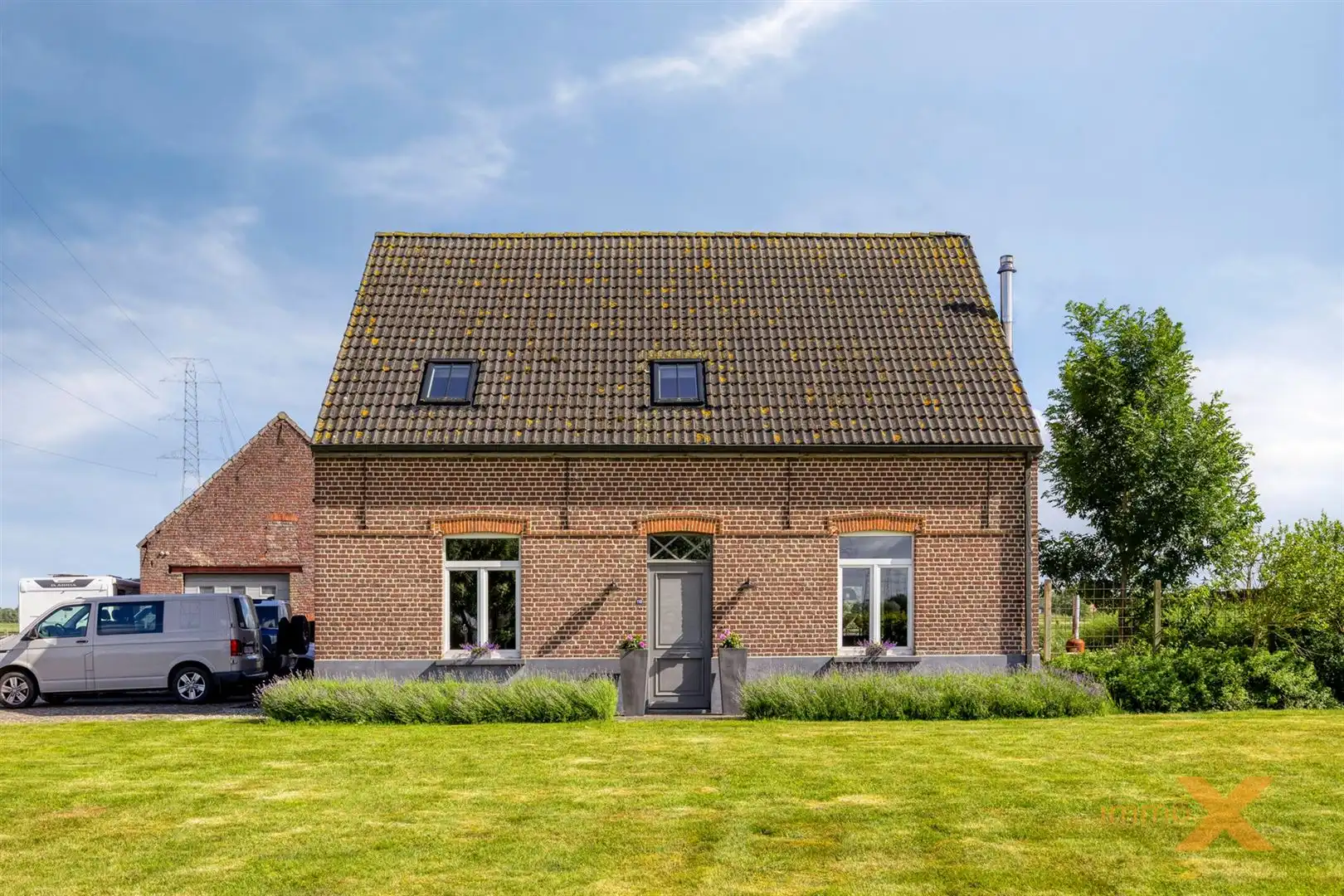 INSTAPKLARE HOEVEWONING MET STALLINGEN EN WEIDEN foto 2
