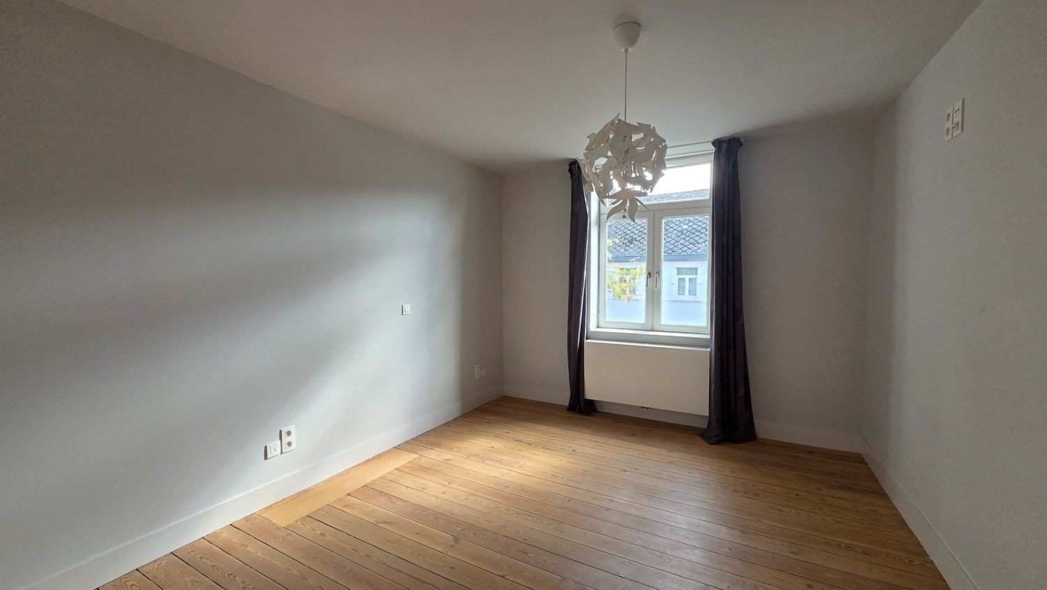 PRACHTIGE STADSWONING MET 2 SLAAPKAMERS EN TUIN foto 14