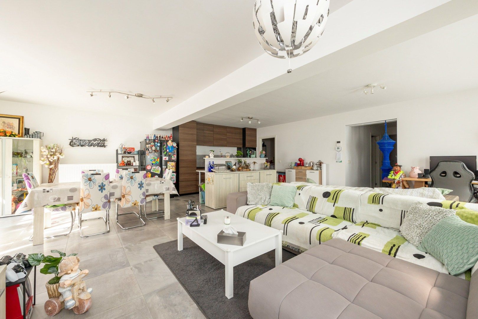 Gerenoveerd gelijkvloers appartement (149m²) met 2slpk, stadstuin en garagebox! foto 6