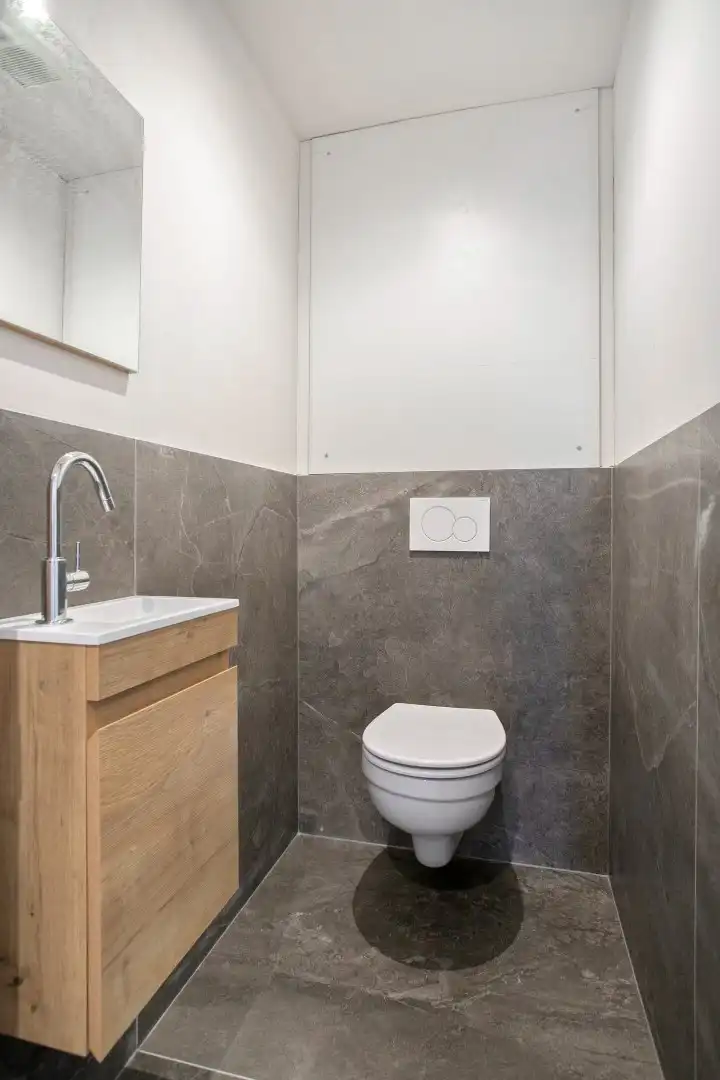 Ruime, gerenoveerde instapklare woning in Lauwe! foto 12