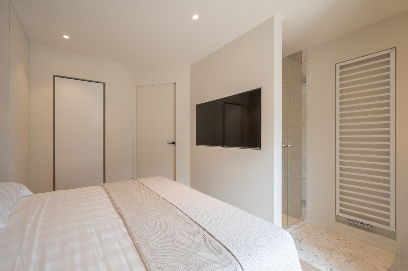 Luxueus afgewerkt appartement gelegen vlakbij het strand. Aankoop gelijkvloerse parking mogelijk. foto 22