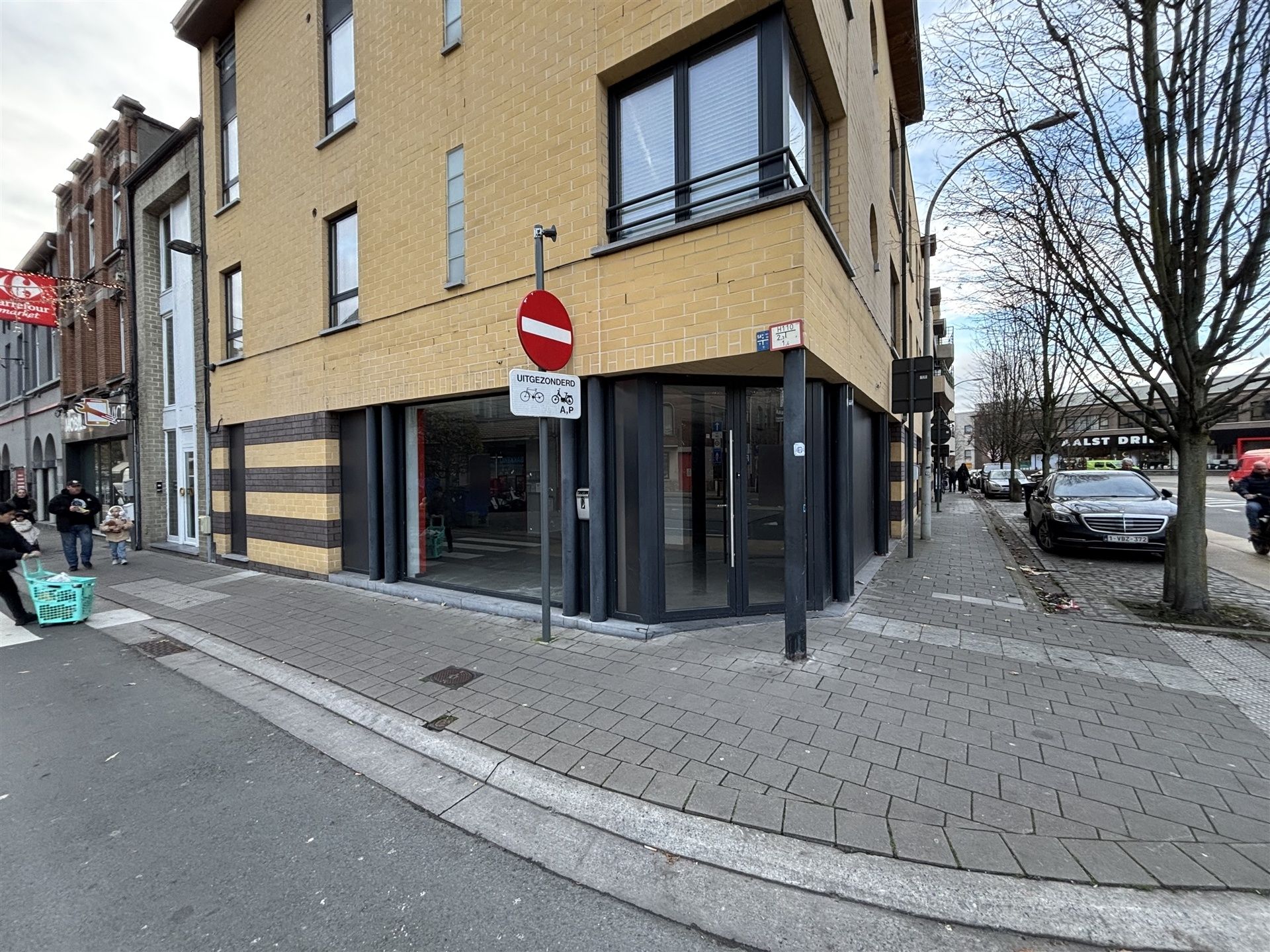 handelsgelijkvloers foto {{pictureIndex}}