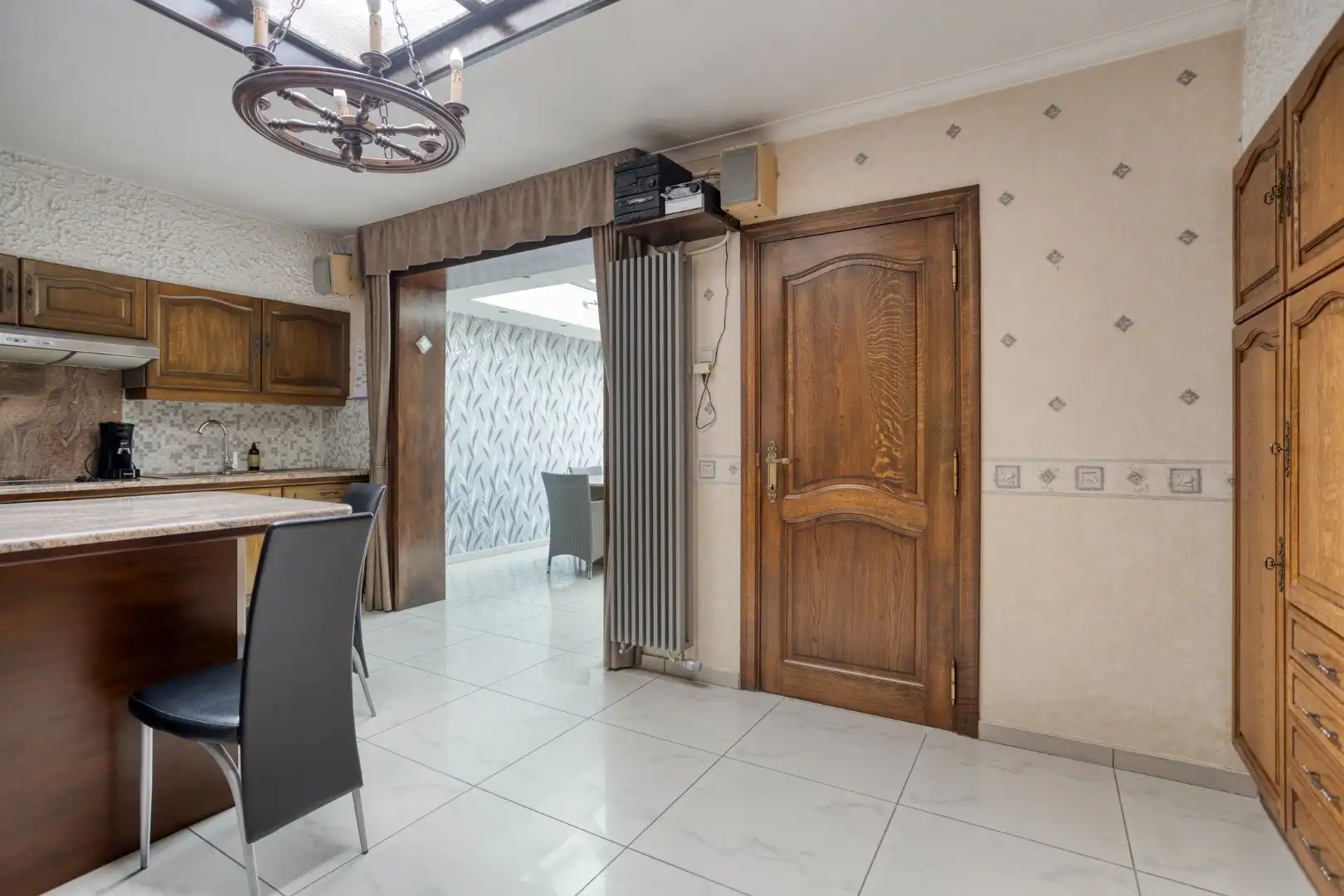 Instapklare woning met grote garage en tuin - aan centrum Tongeren foto 8