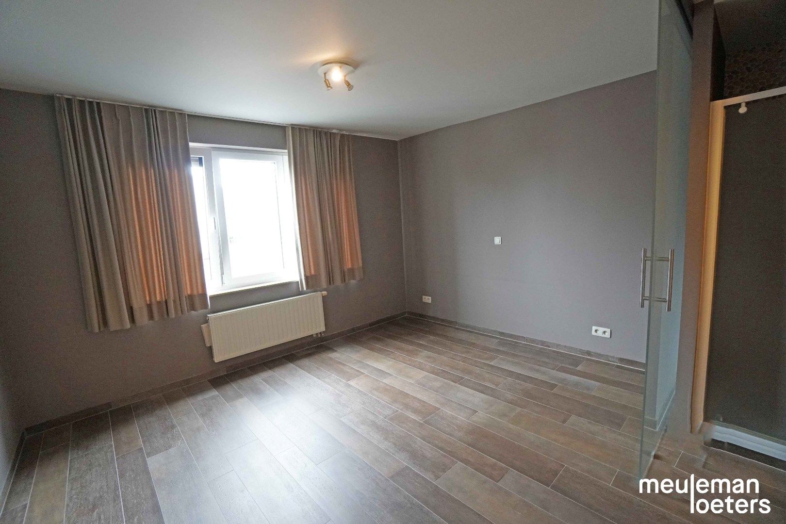 Ruim appartement met twee terrassen foto 7