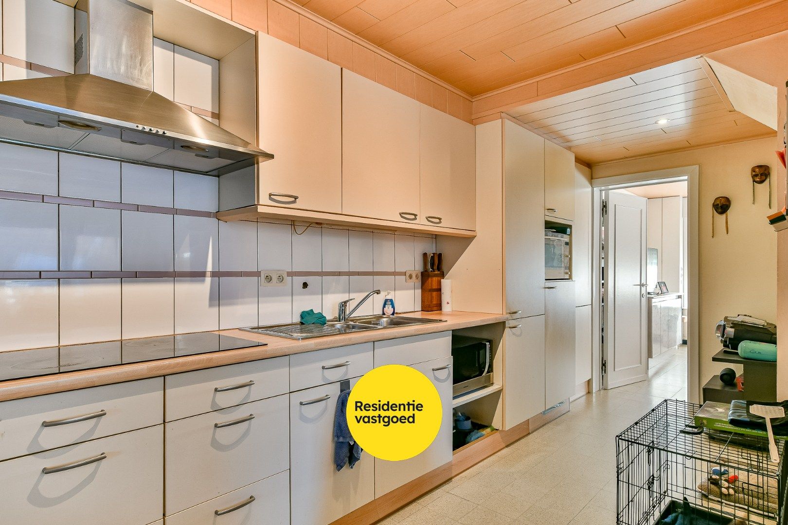 Halfopen woning met drie slaapkamers, tuin en garage foto 6