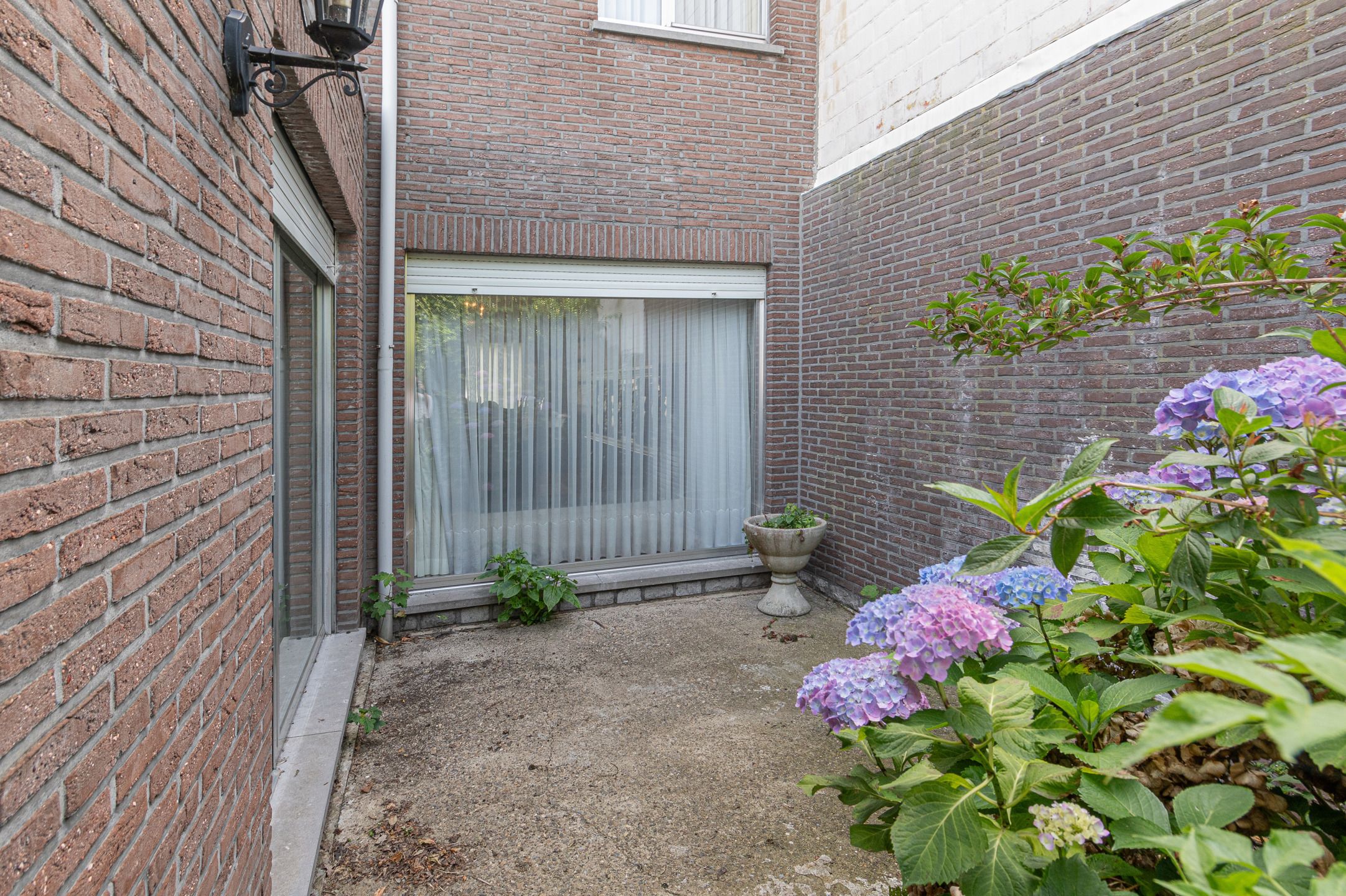 Op te frissen gezinswoning in rustige woonwijk foto 23