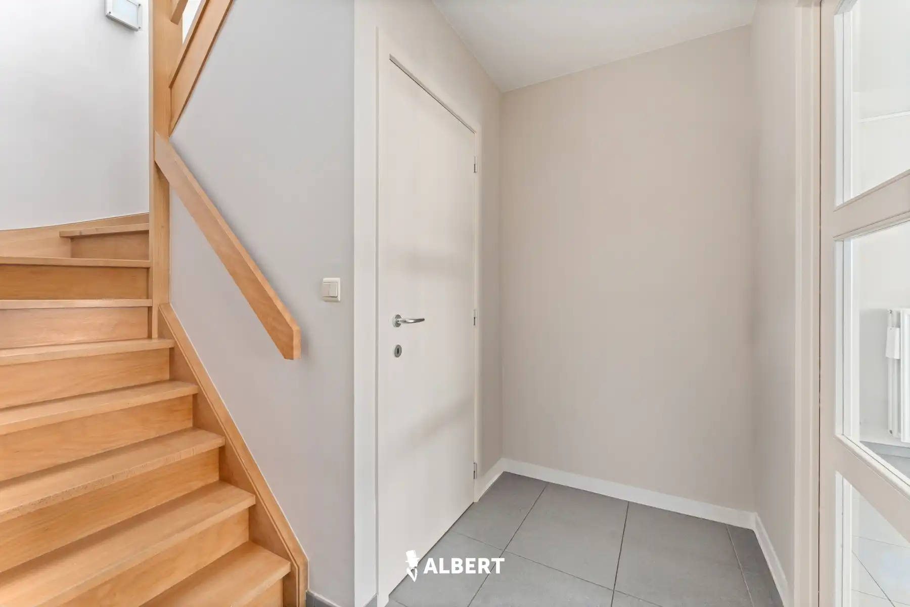 Instapklaar duplexappartement op centrale ligging in Izegem foto 3