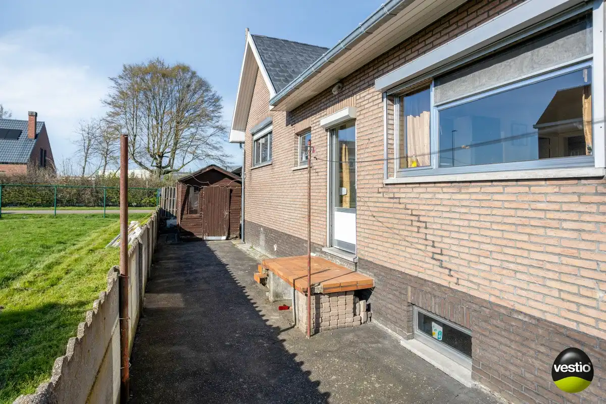 RUIME OPEN BEBOUWING (OB) MET 3 SLAAPKAMERS, GARAGE EN KELDER OP HOEKPERCEEEL VAN 6A67CA. foto 7