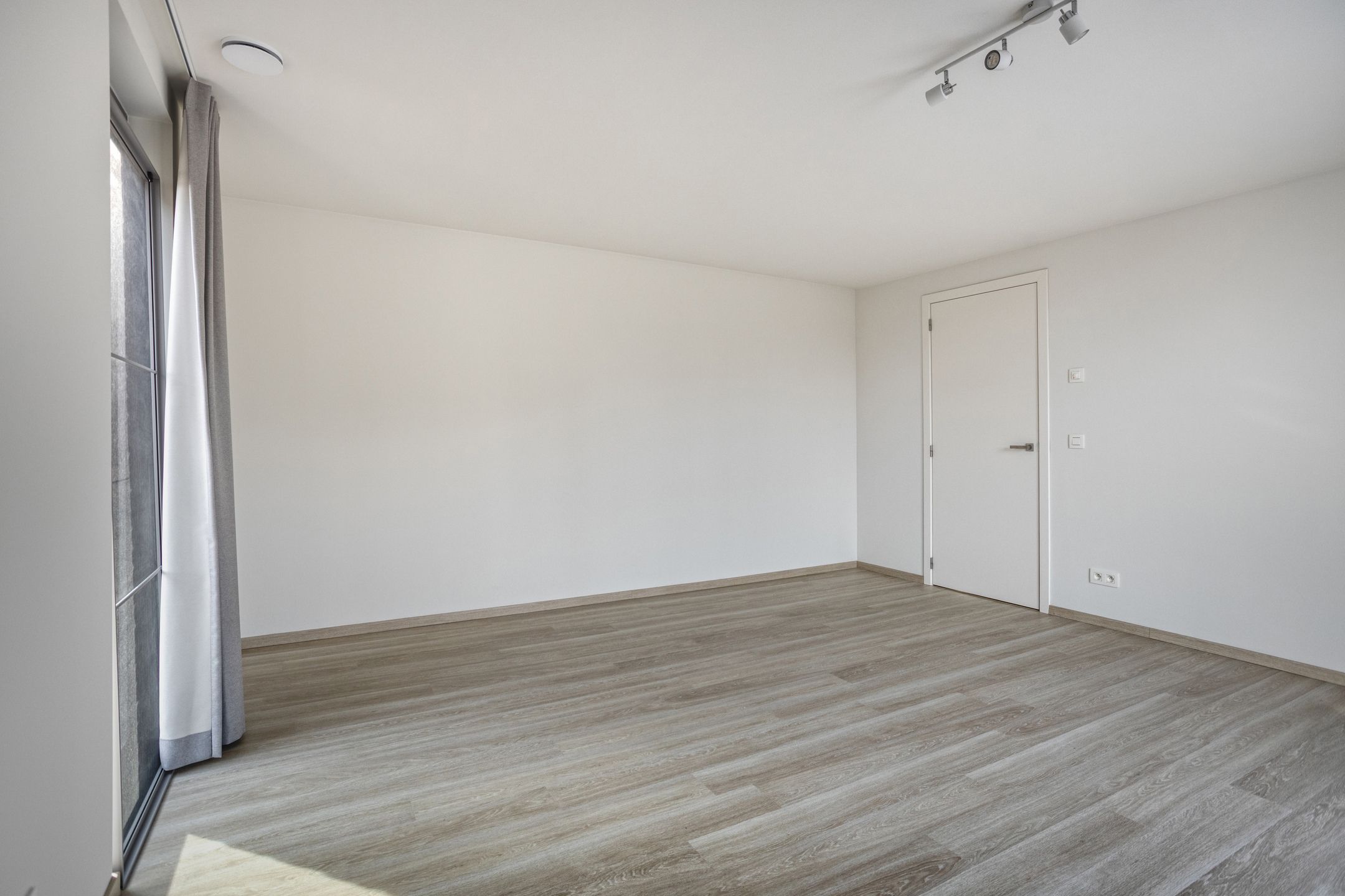 BEN woning met 4 slaapkamers, 2 badkamers, tuin & kelder foto 12