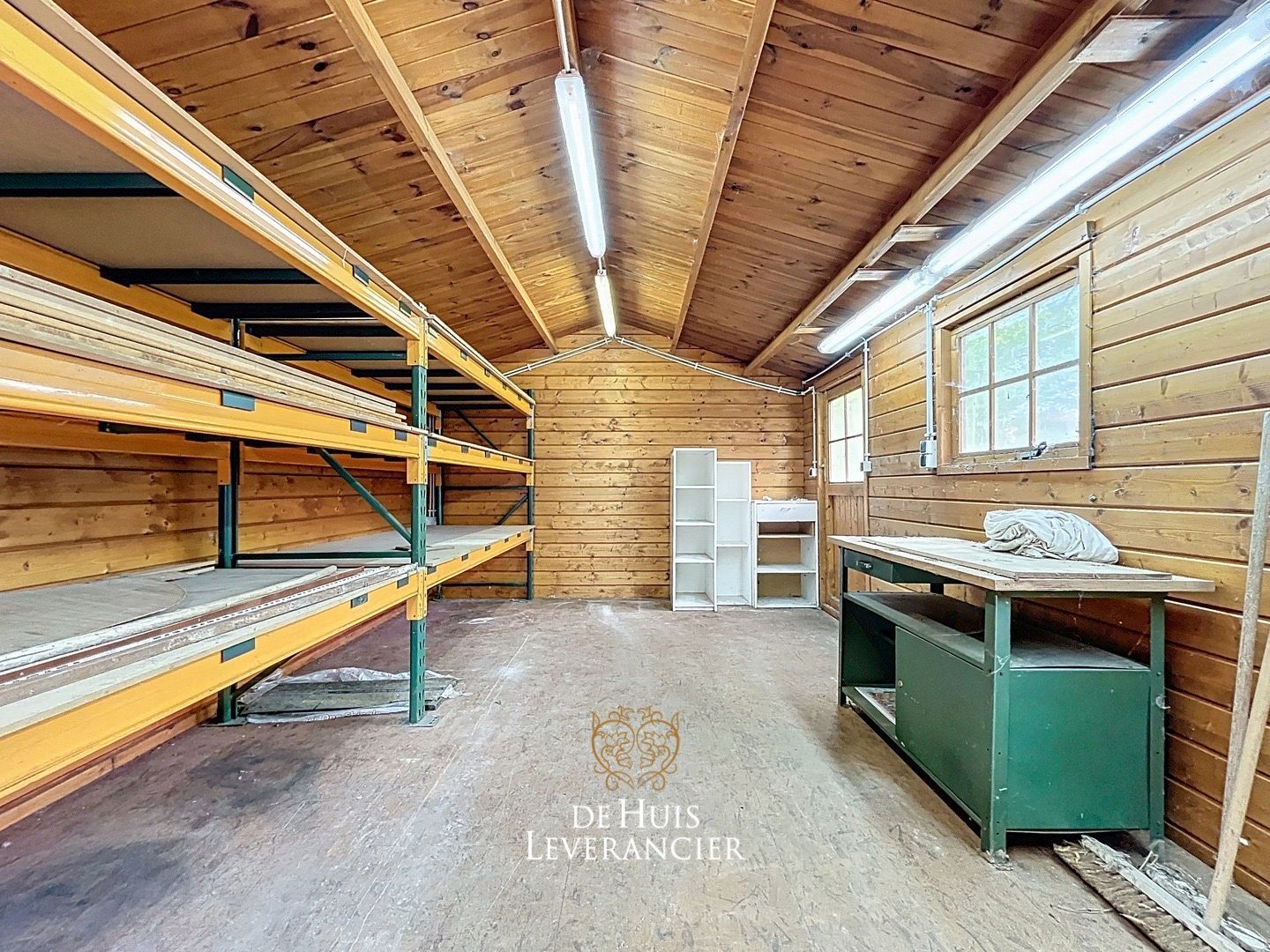 Zeldzame renovatiekans te koop in hartje Noeveren ! Unieke woning met ruimte, groen en grote garage foto 29