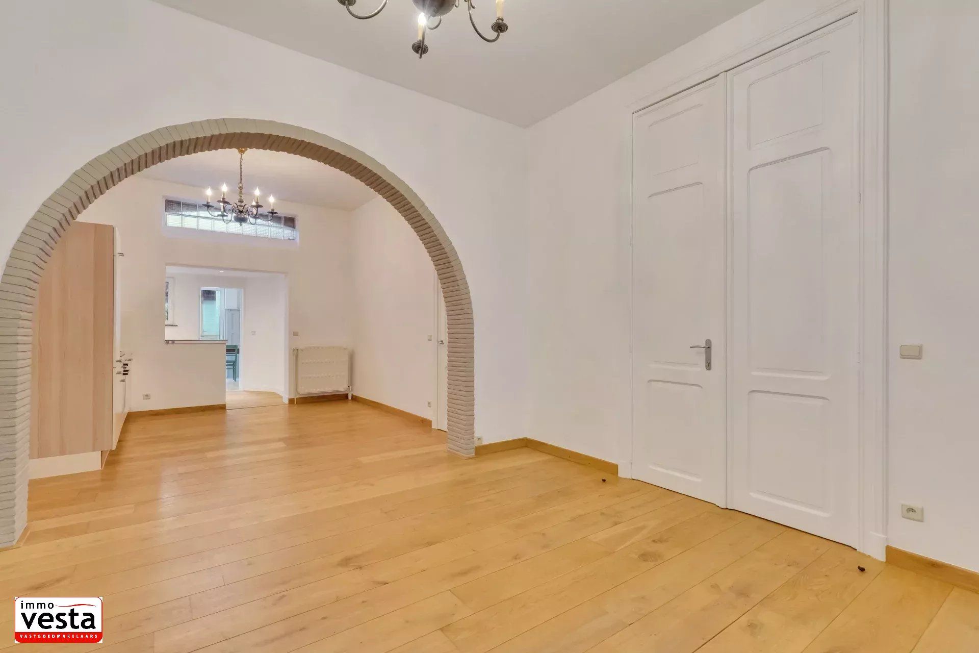 Goed gelegen, energetisch gerenoveerde stadwoning foto 5