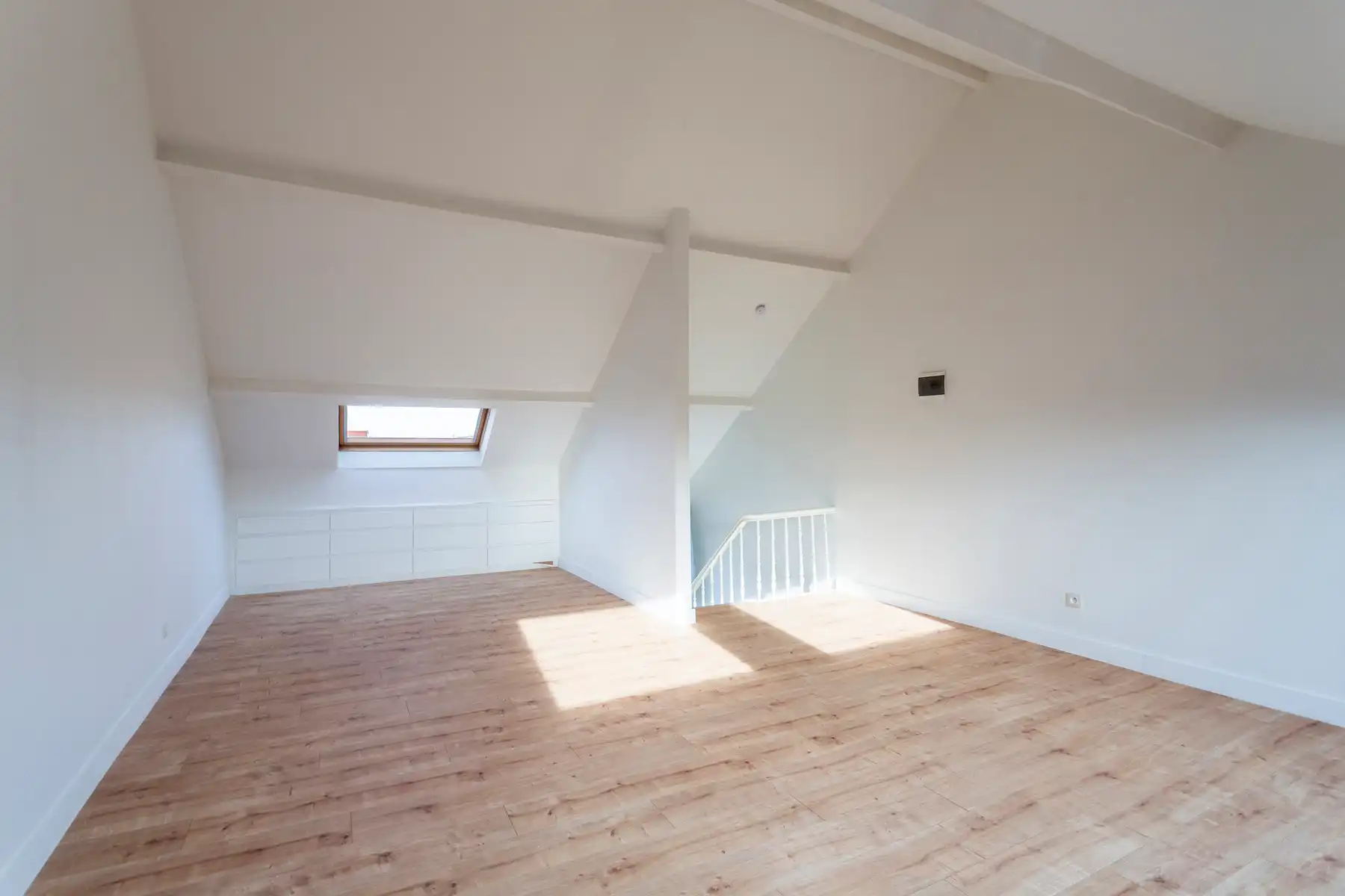 Bel-étage woning met inpandige garage nabij het Zuid foto 8