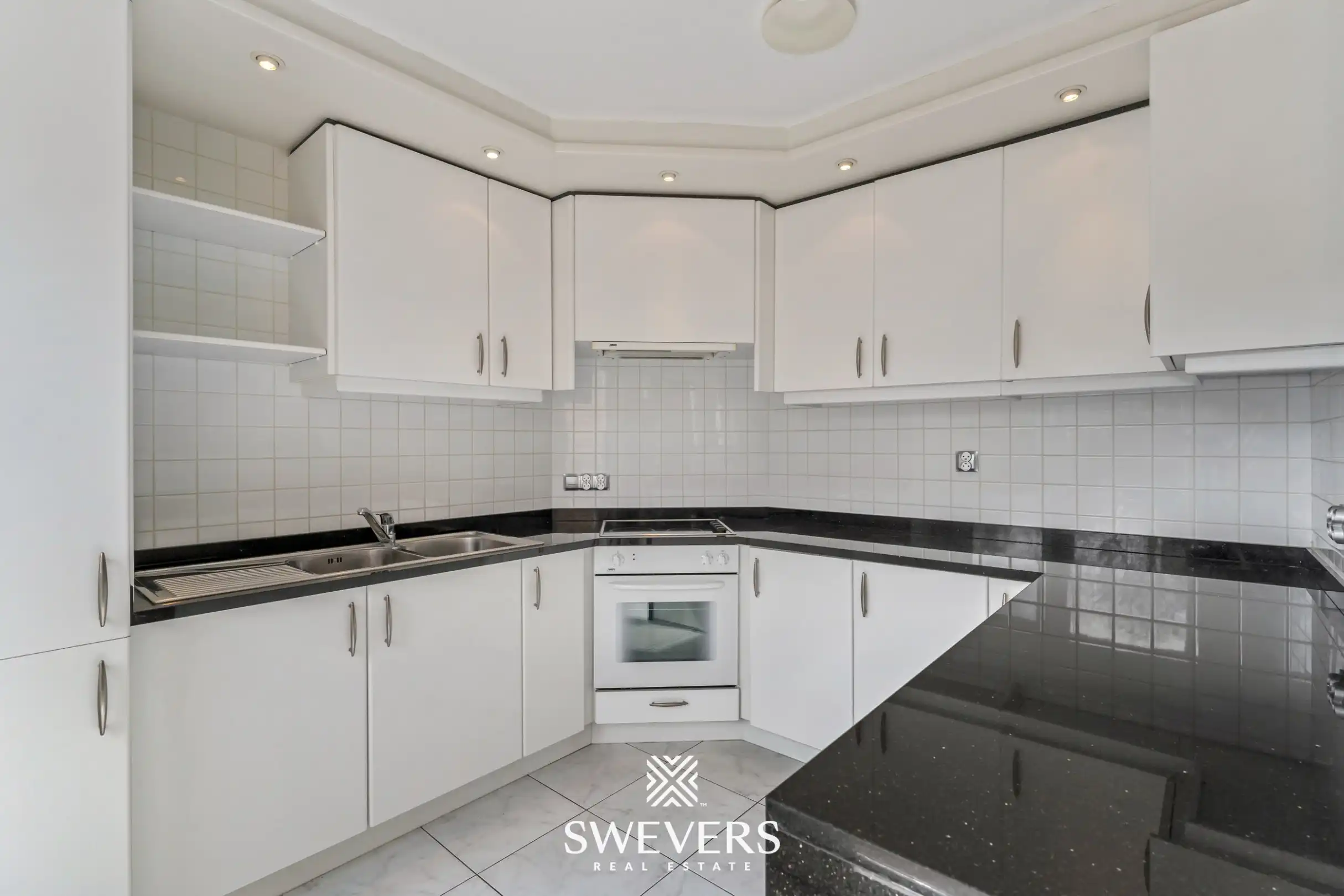 Goed onderhouden woning met twee slaapkamers, nabij de autostrade foto 6