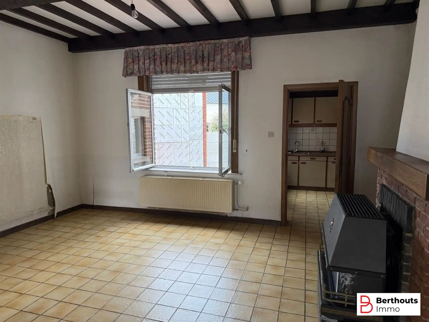 VOLLEDIG TE RENOVEREN  WONING MET PRACHTIGE TUIN OP 11 ARE  foto 5