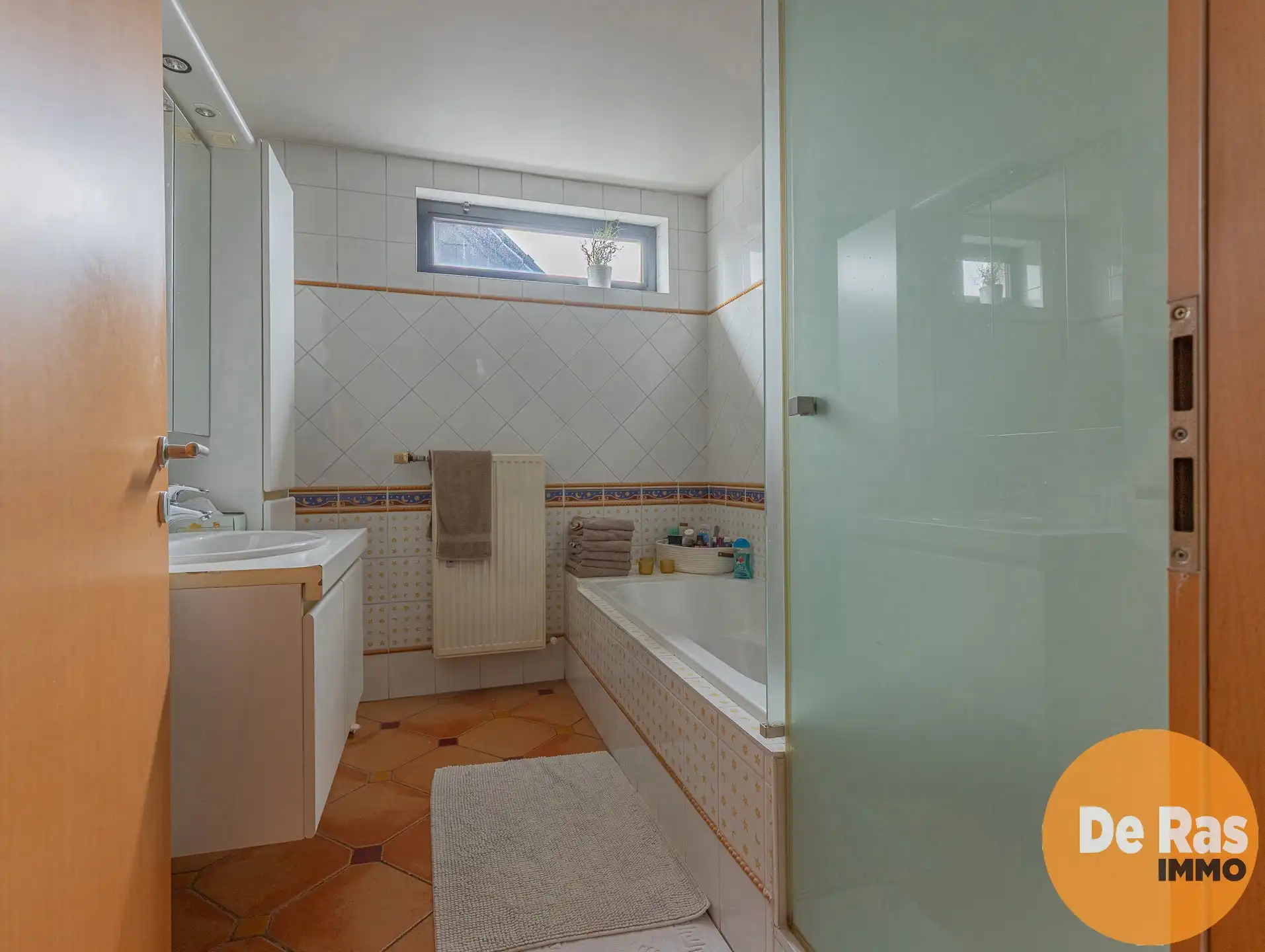 DENDERHOUTEM - Bel - etage met 3 slpk, tuin en ruime garage foto 11