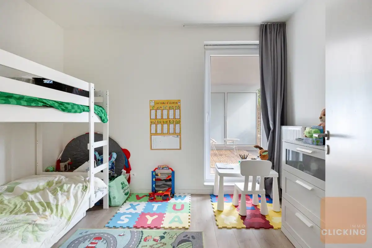 Modern 2 slaapkamerappartement met gezellig terras foto 7