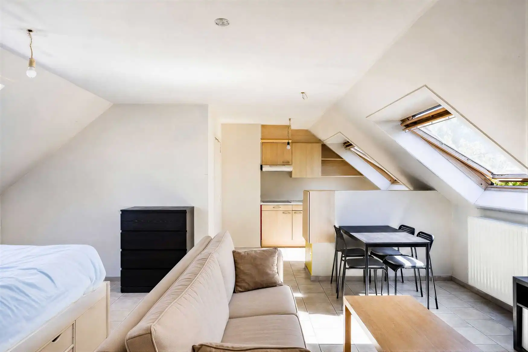 Verhuurde studio met private tuin en rendement in Aalter foto 2
