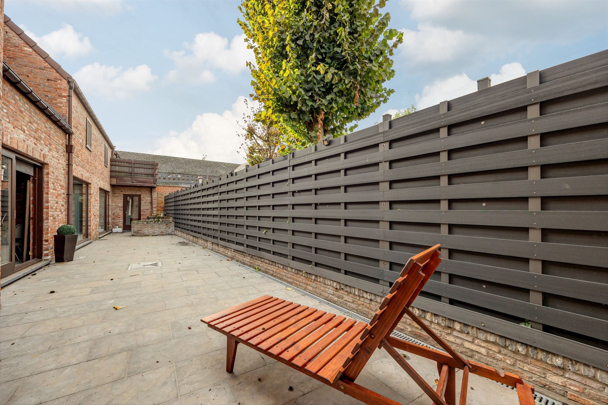 Ruime woonst, polyvalente ruimte, studio en garage foto 23