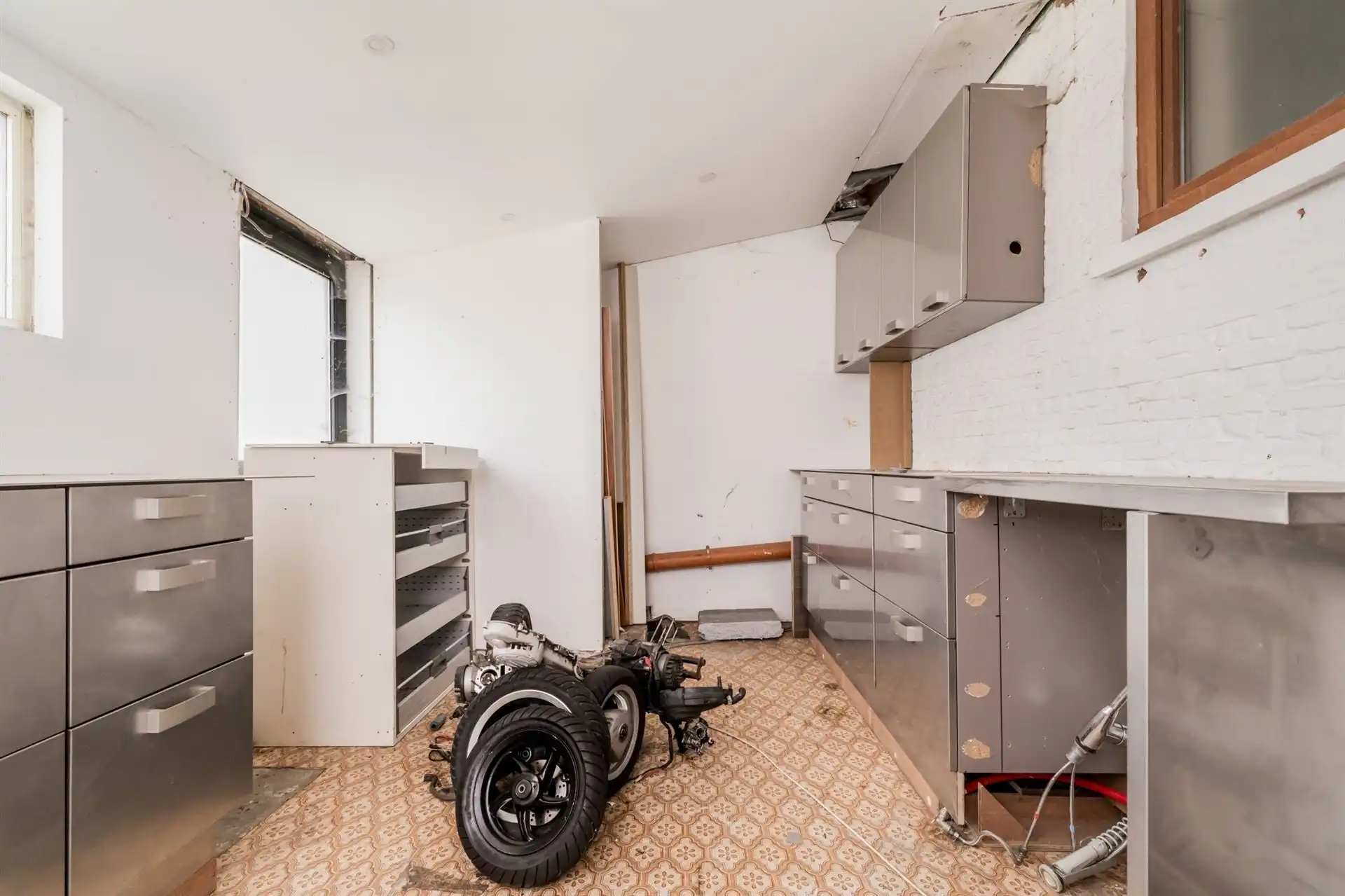 Totaalrenovatie halfopen bebouwing op toplokatie! foto 9