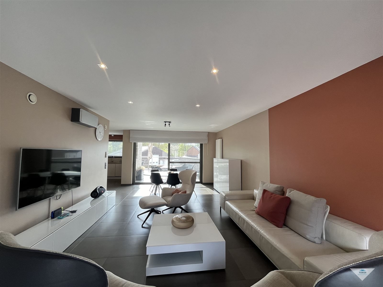 appartement foto {{pictureIndex}}