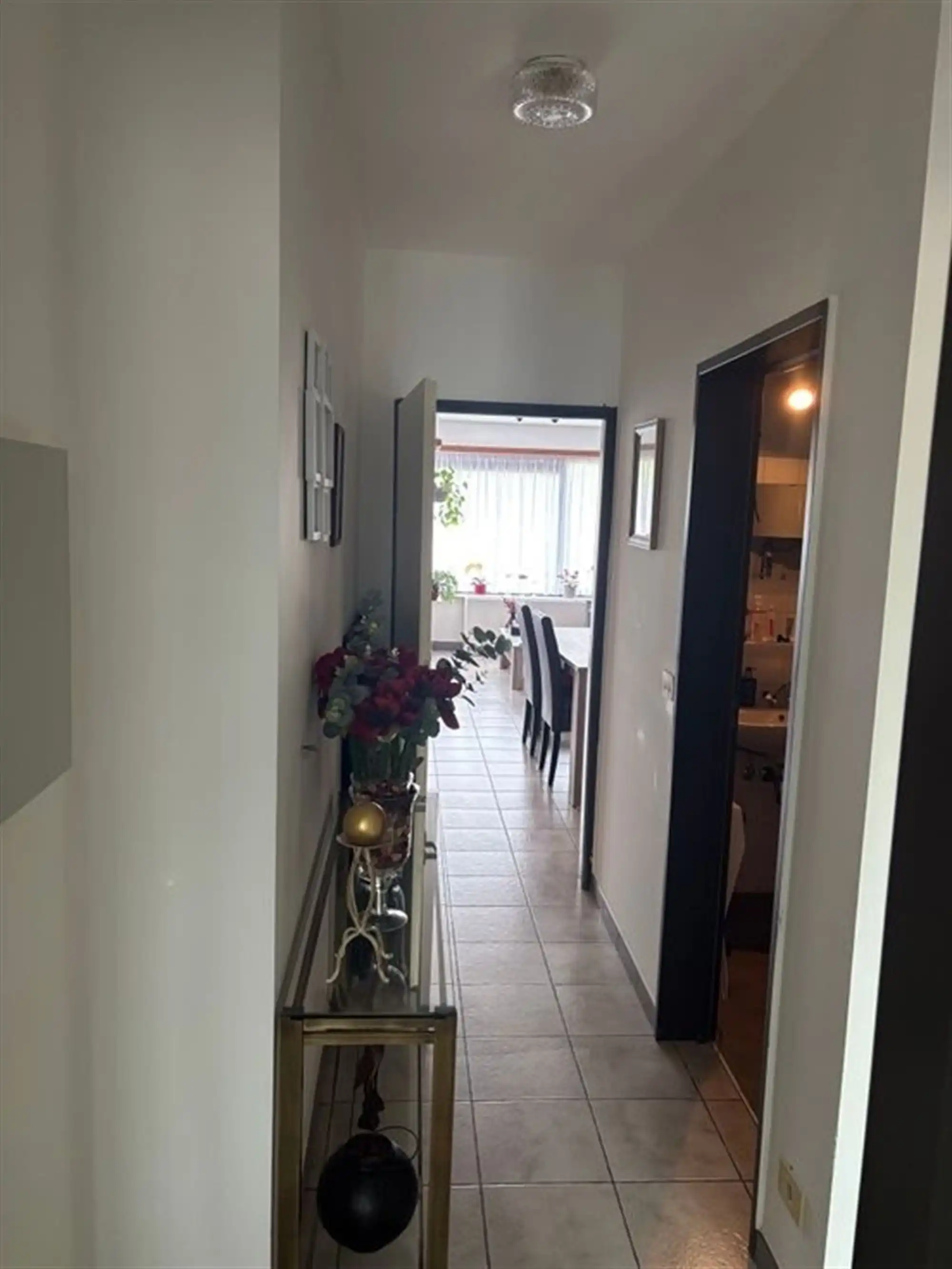 mooi licht 2-slaapkamer appartement op eerste verdieping foto 7