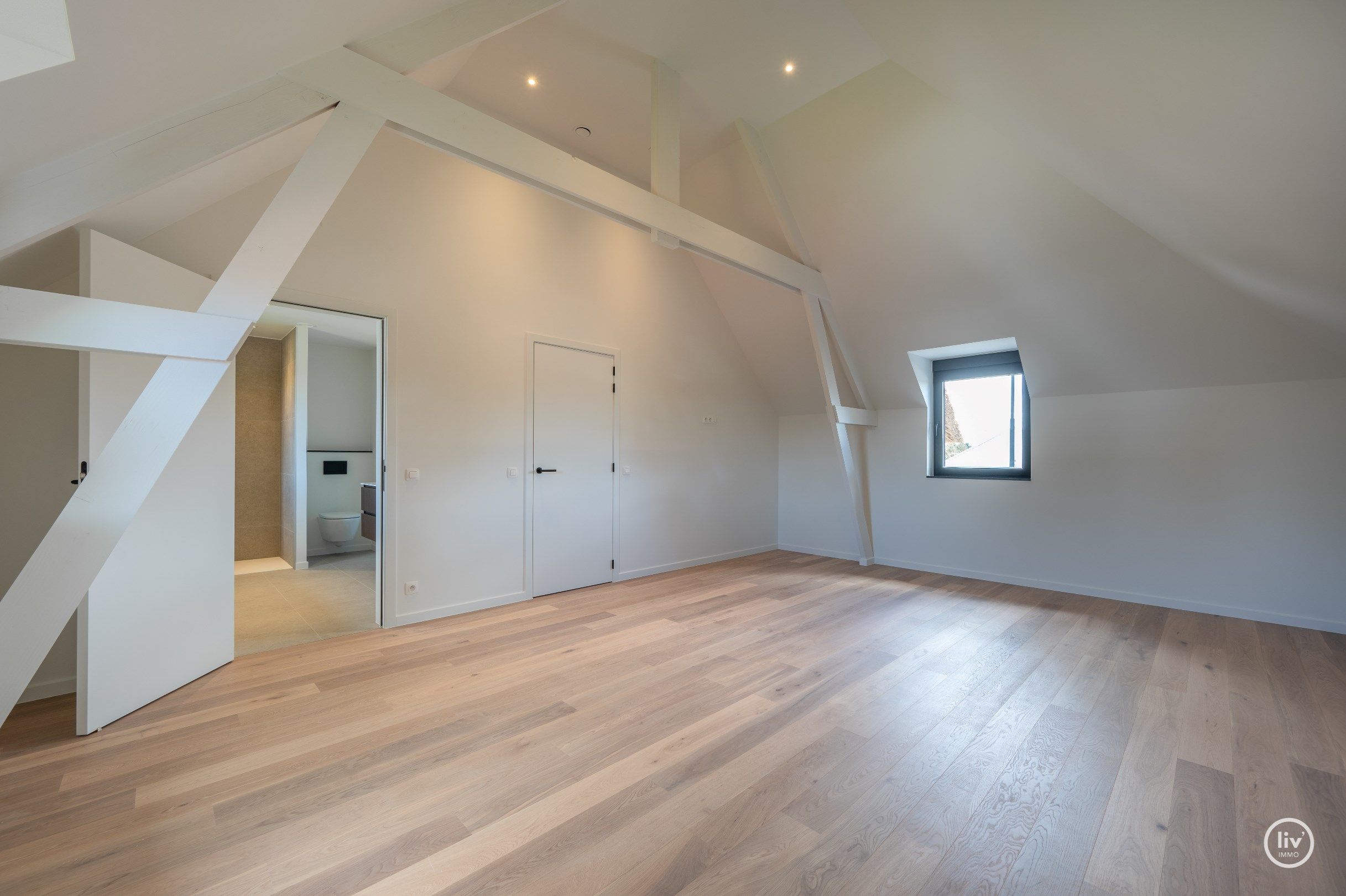 Prachtige alleenstaande en energiezuinige villa met zwembad en alle hedendaags modern comfortgelegen op een terrein van 699 m² en dit in een residentiële villaw foto 18