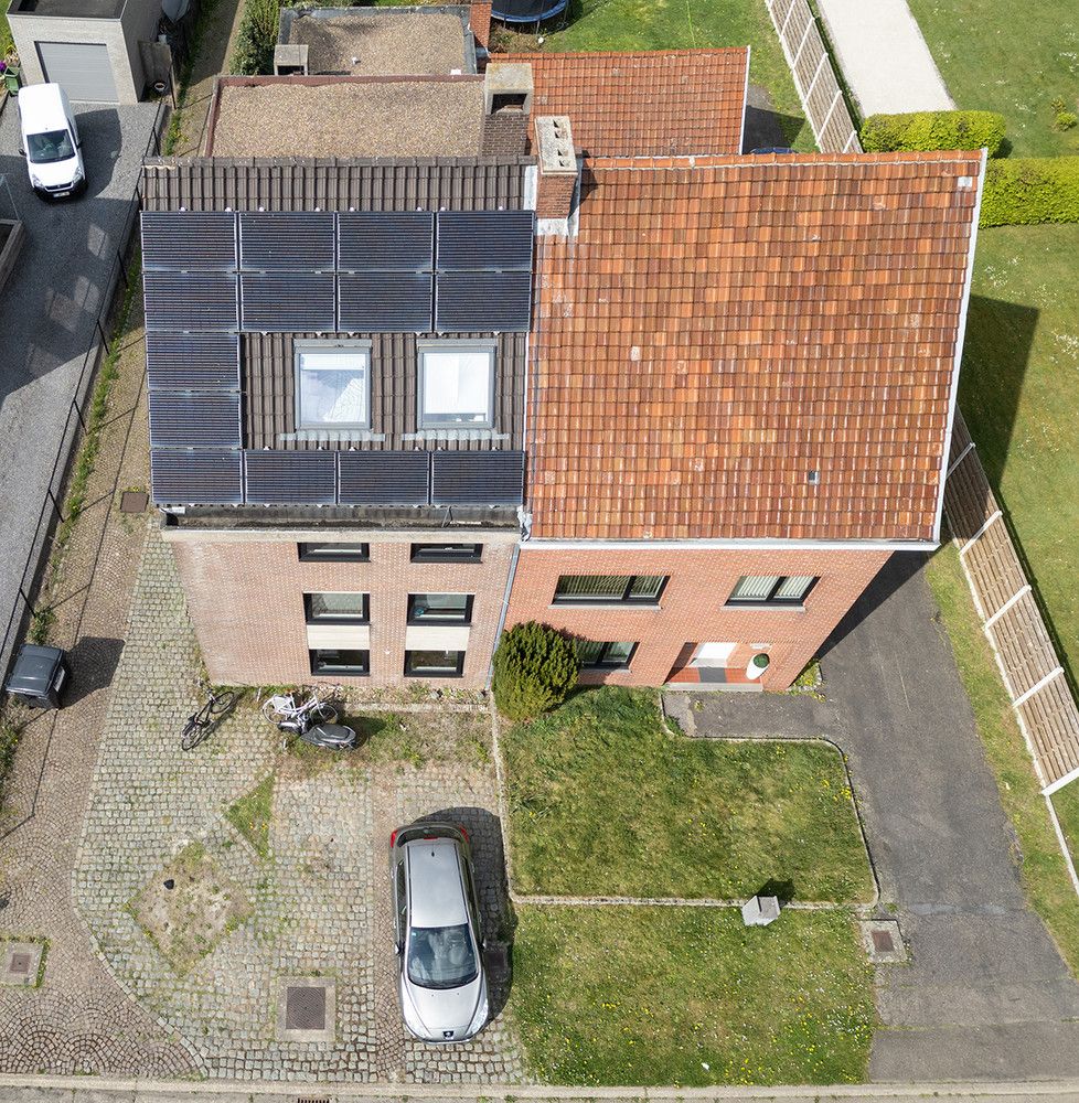Gebouw met 7 studentenkamers en 1 duplex-appartement foto 8
