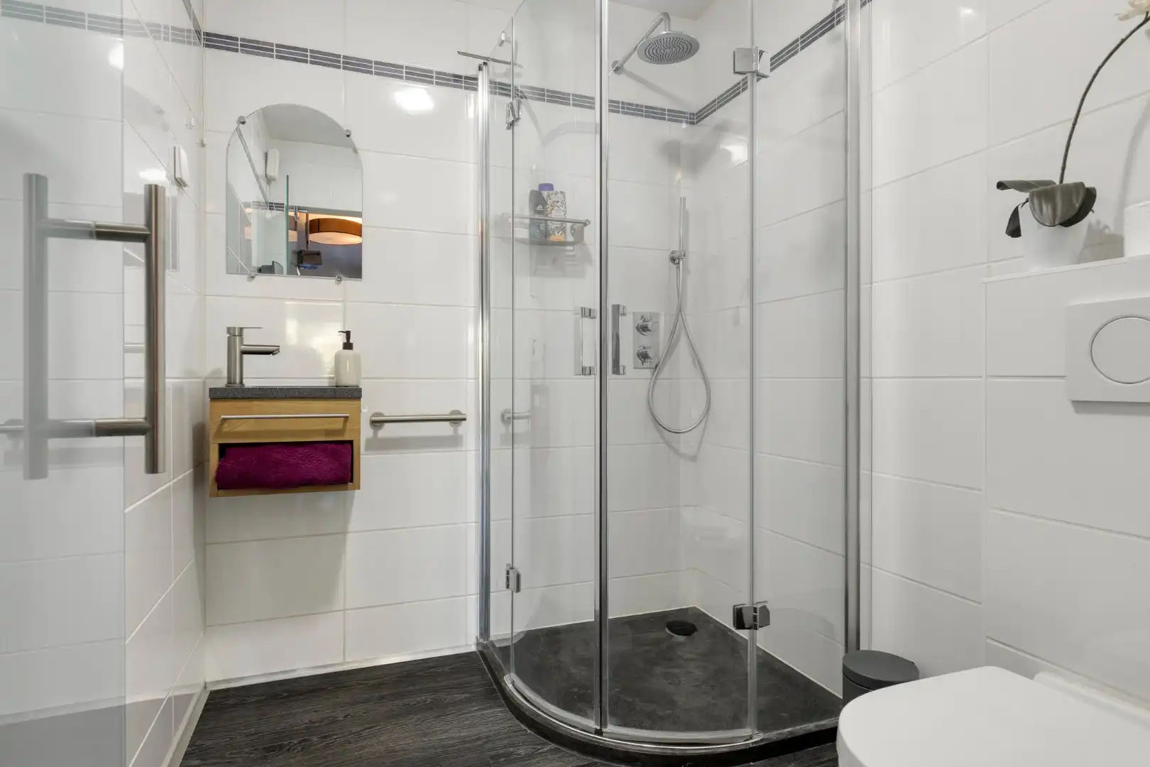 Mooie bel-etage woning van 234 m² bew.opp. op 344 m² grond. foto 24
