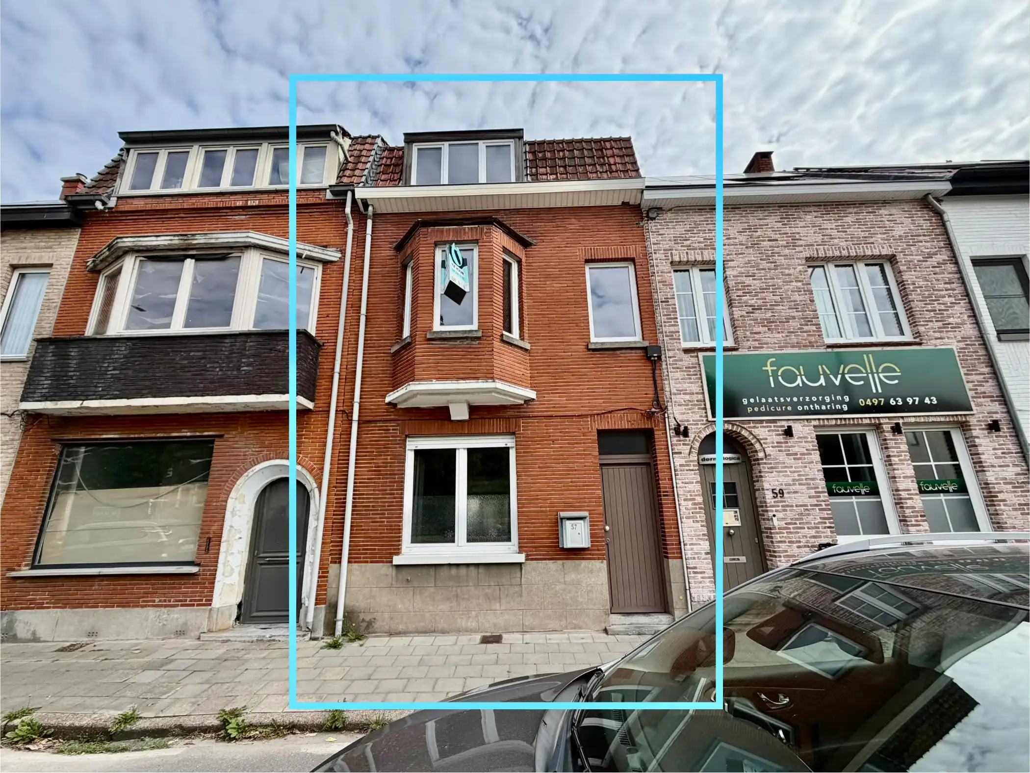 Charmante stadswoning dichtbij het centrum van Eeklo te huur foto {{pictureIndex}}