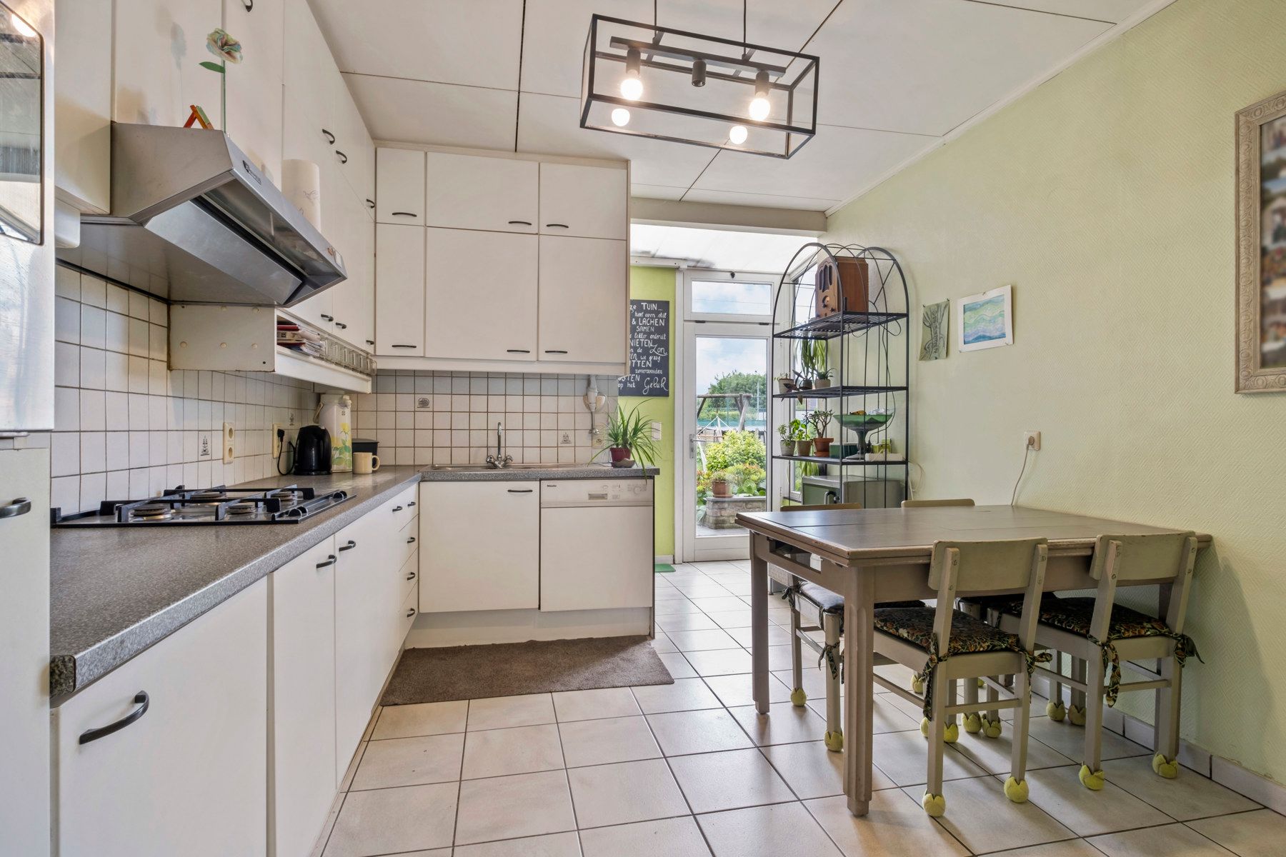 Charmant herenhuis met garage vlakbij het centrum van Gistel foto 6