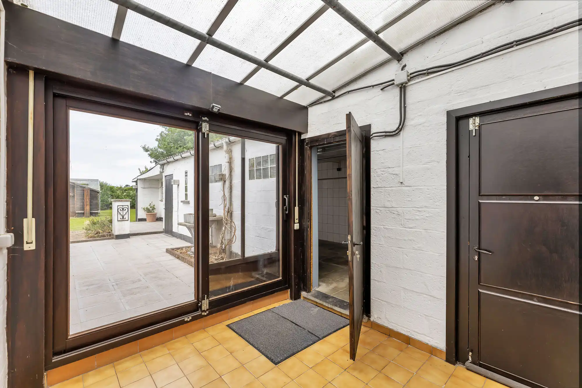 Goed onderhouden woning met garage en tuin foto 15