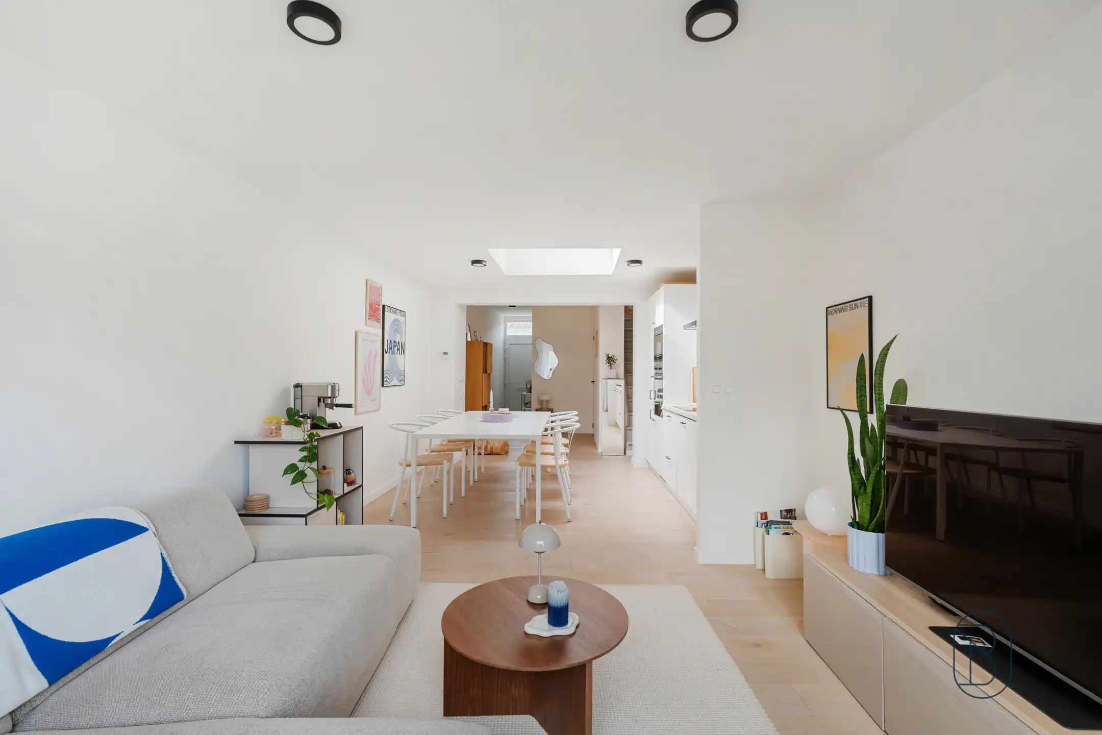 Instapklare woning met zonnige tuin in het hart van Kortrijk foto 2