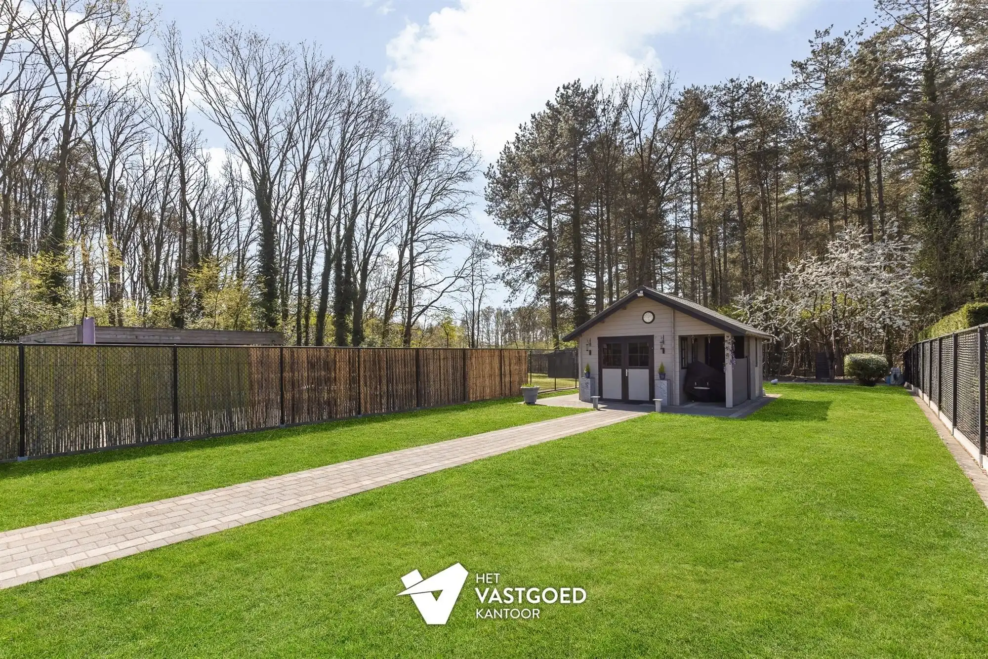 PERFECT ONDERHOUDEN GEZINSWONING MET 3 SLAAPKAMERS OP 7A27CA IN HET RUSTIGE KORSPEL foto 26