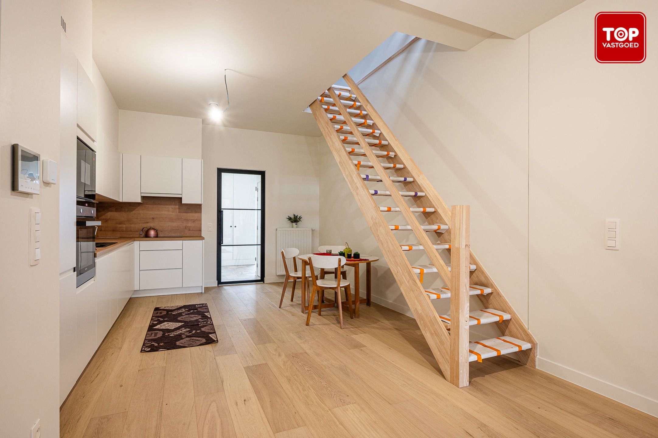 Top gerenoveerde gezinswoning in Mariakerke foto 10