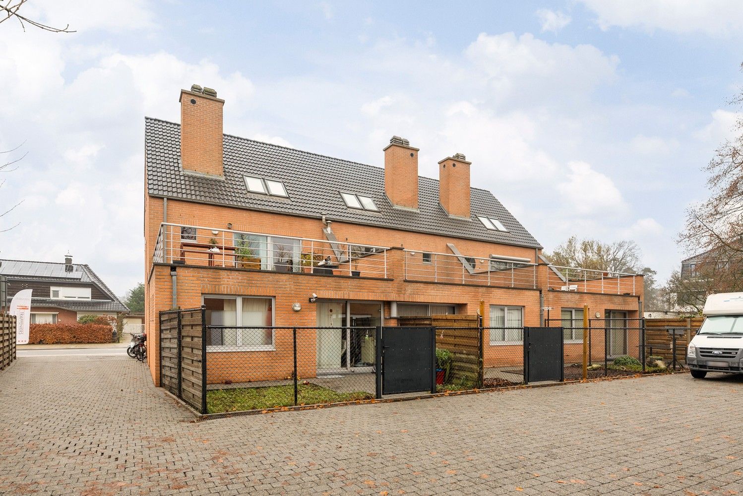 Gelijkvloers appartement met terras met tuintje ! foto 4