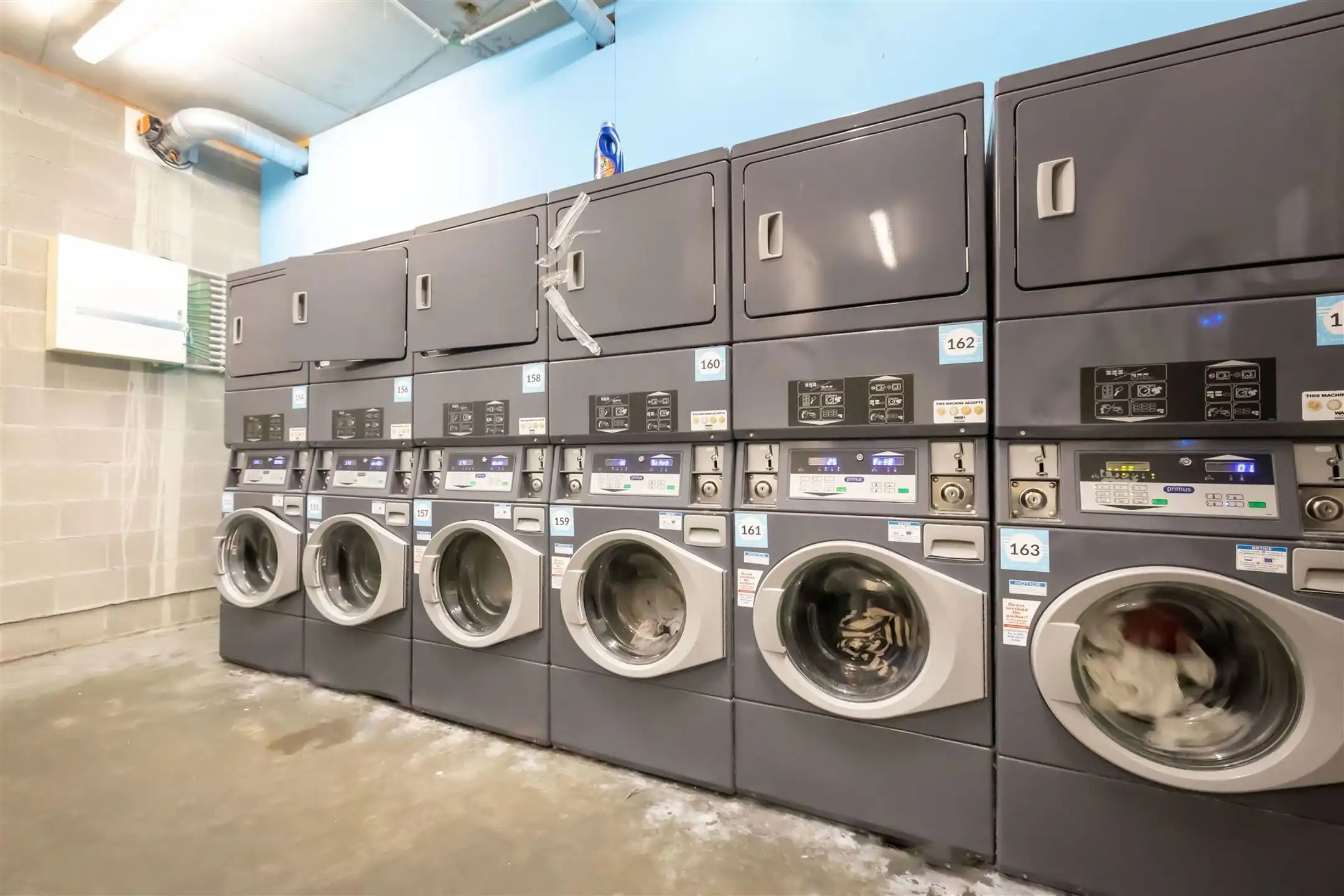 Studentkamer van ± 21m² met douchekamer foto 10