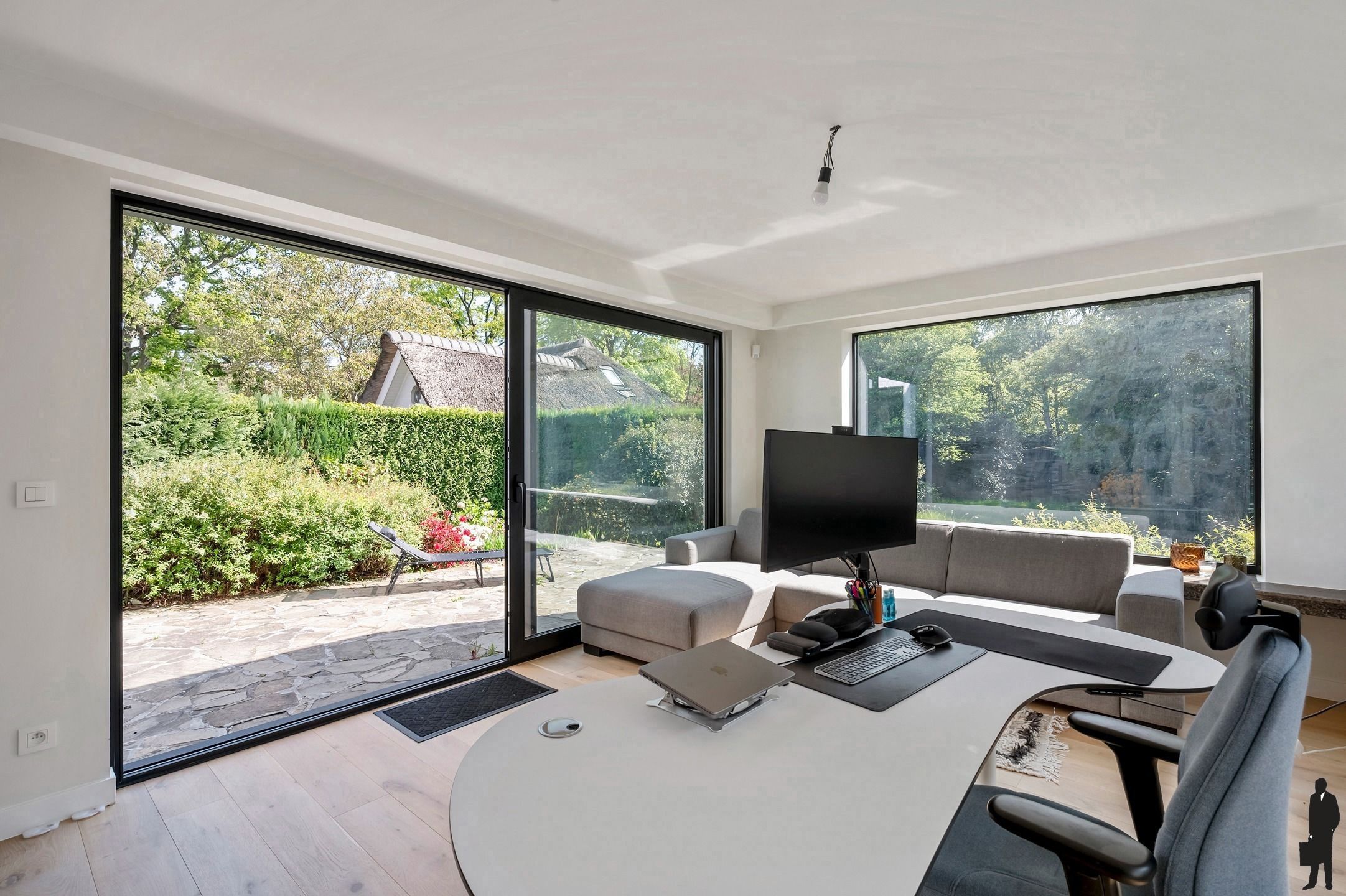 Instapklare architectenwoning, op toplocatie in Brasschaat! foto 9