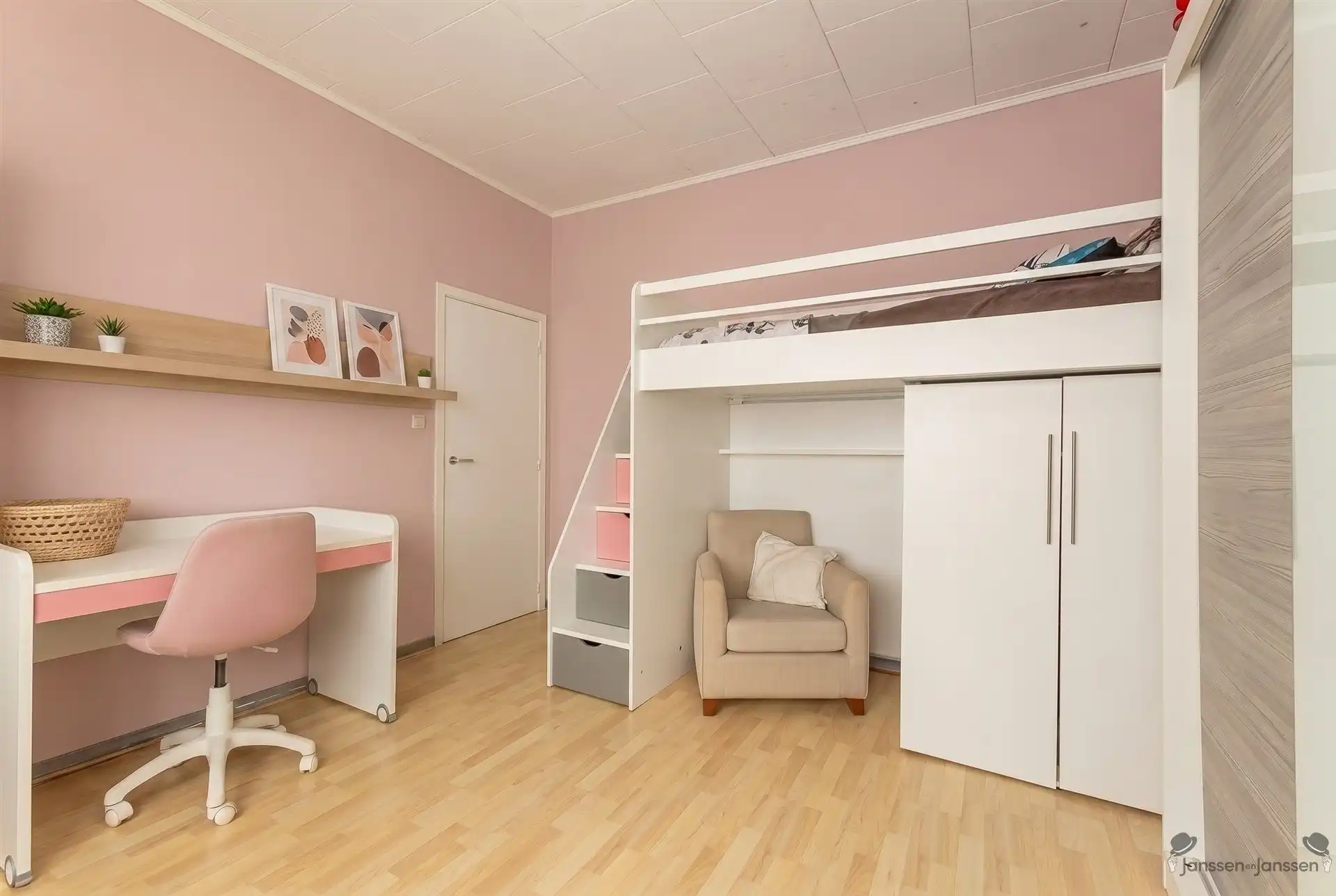 Woning met 3 (mog.4) slk, garage en ruime tuin in Brasschaat foto 6