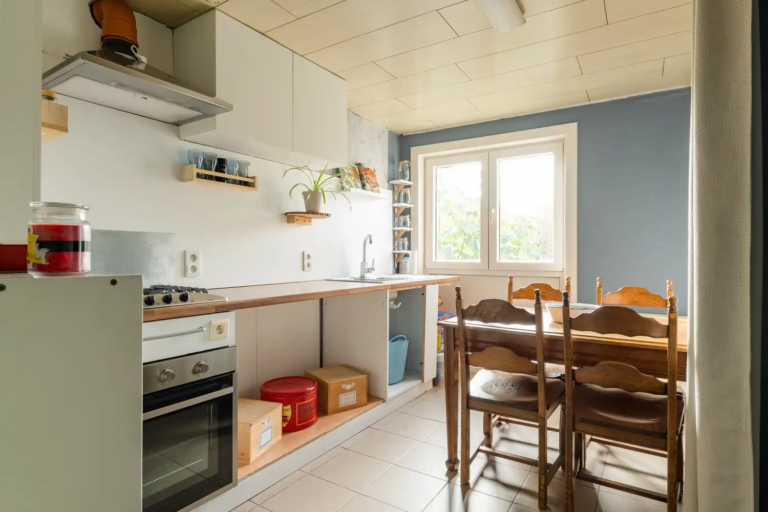 Veelzijdige woning met zorgmogelijkheden, werkruimte en tal van bijgebouwen foto 19