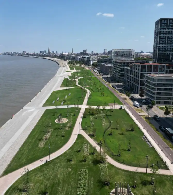 Luxe-appartement met frontaal Scheldezicht met heerlijk terras (30m²) op Nieuw Zuid incl kelderberging - optionele ondergrondse parking beschikbaar foto 2