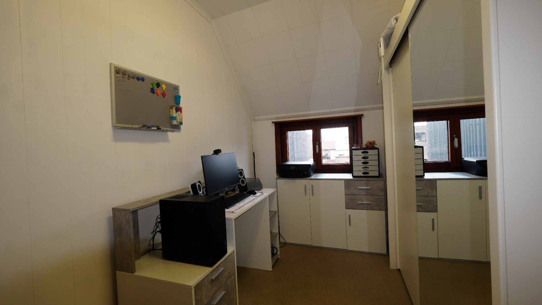 Halfopen bebouwing met veranda, garage en tuin te Lokeren foto 11