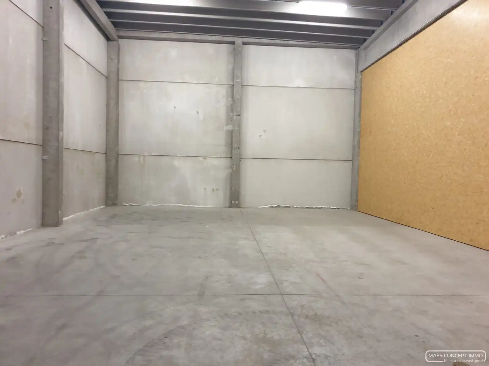 Opslagruimte van 220 m²&nbsp;te huur in Zwevegem foto 2