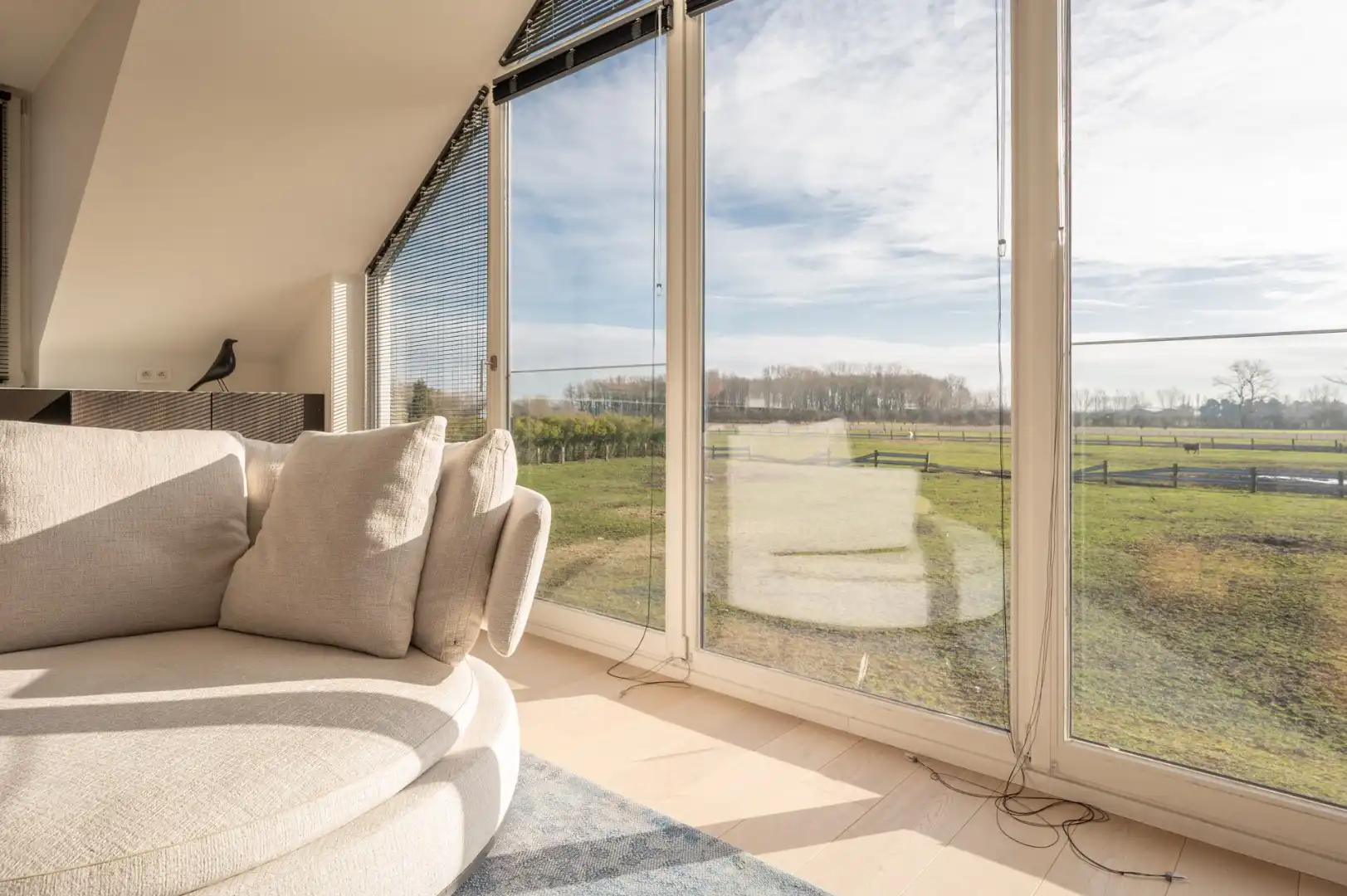 Lichtrijke bel-etage woning nabij van het Oosthoekplein in Het Zoute foto 3