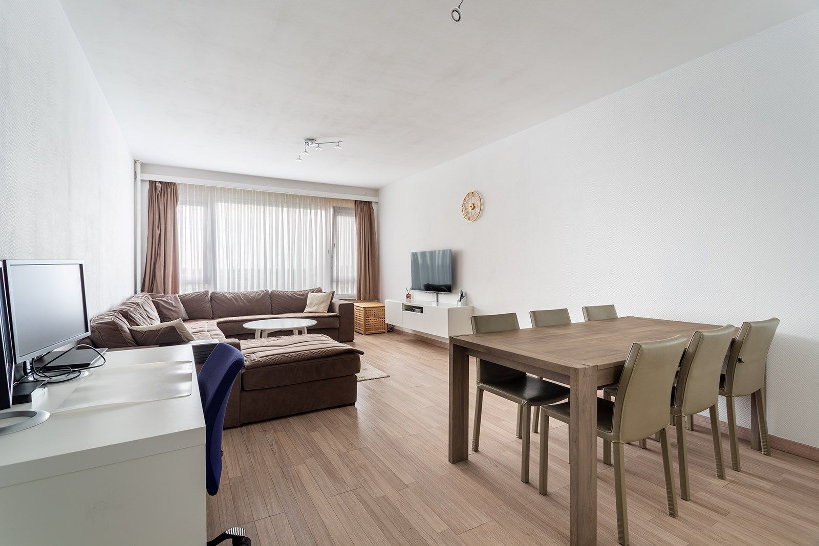 Instapklaar appartement met 2 slpk nabij het Park den Brandt foto 2