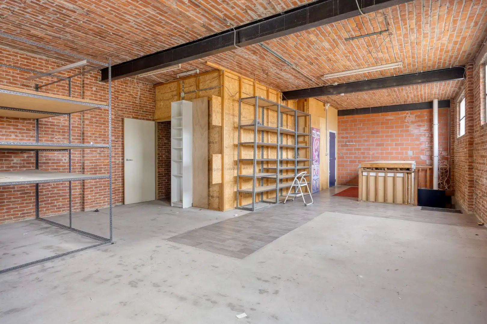 Unieke opbrengsteigendom met commercieel gedeelte en 2 ruime appartementen !  foto 9