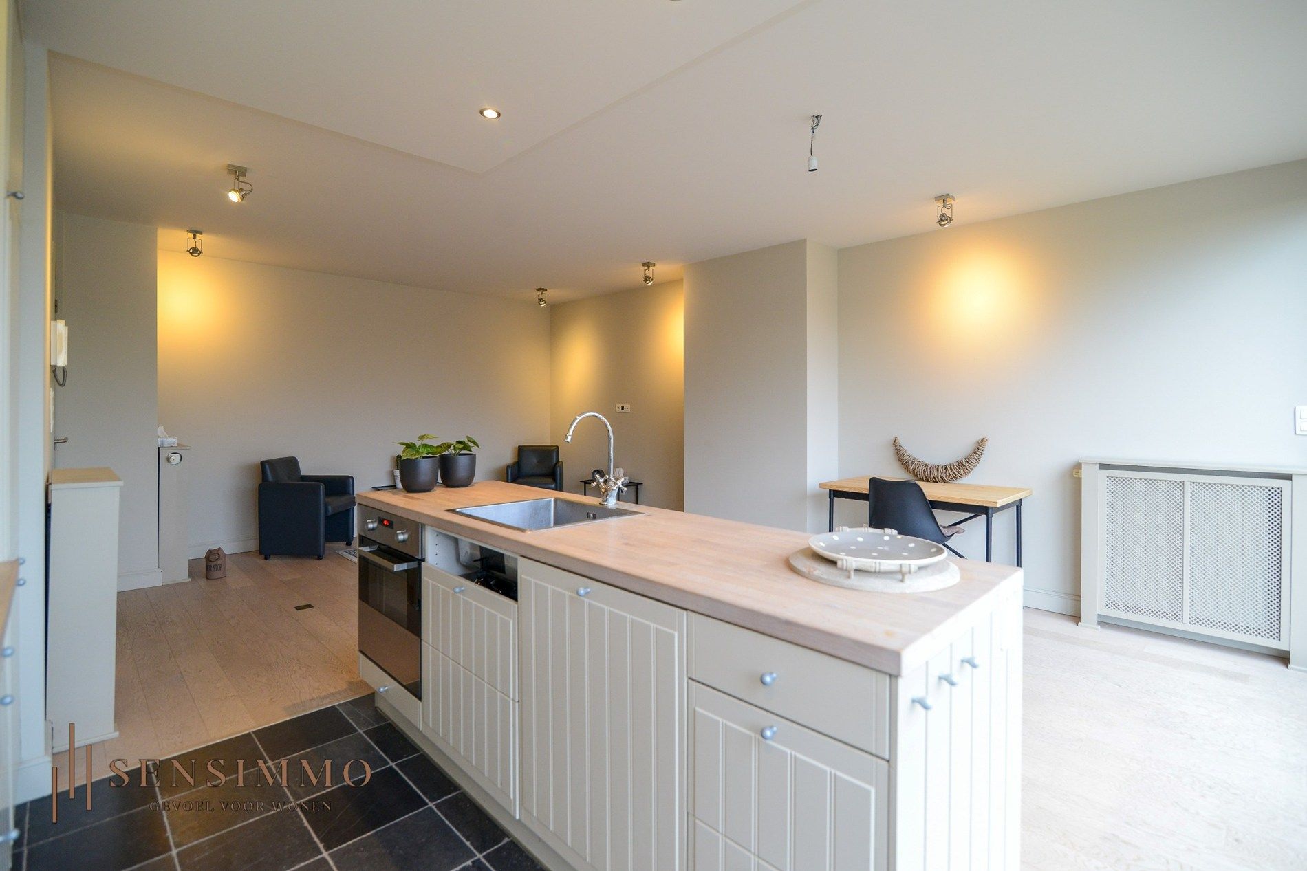 Modern tweeslaapkamers appartement met terras in Bilzen-Hoeselt  foto 9