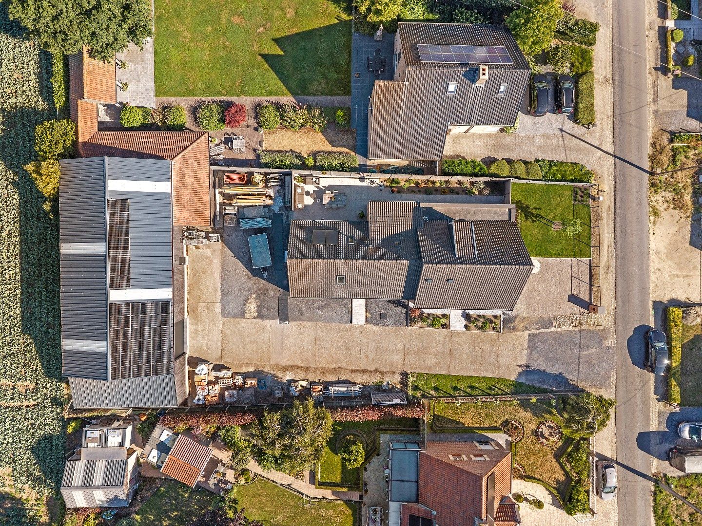 Prachtig gerenoveerde villa met 4 slaapkamers en ruime loods. foto 27