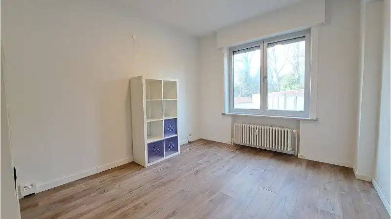 Ruim instapklaar gelijkvloers 3-slaapkamerappartement te koop in Sint-Michiels Brugge foto 5