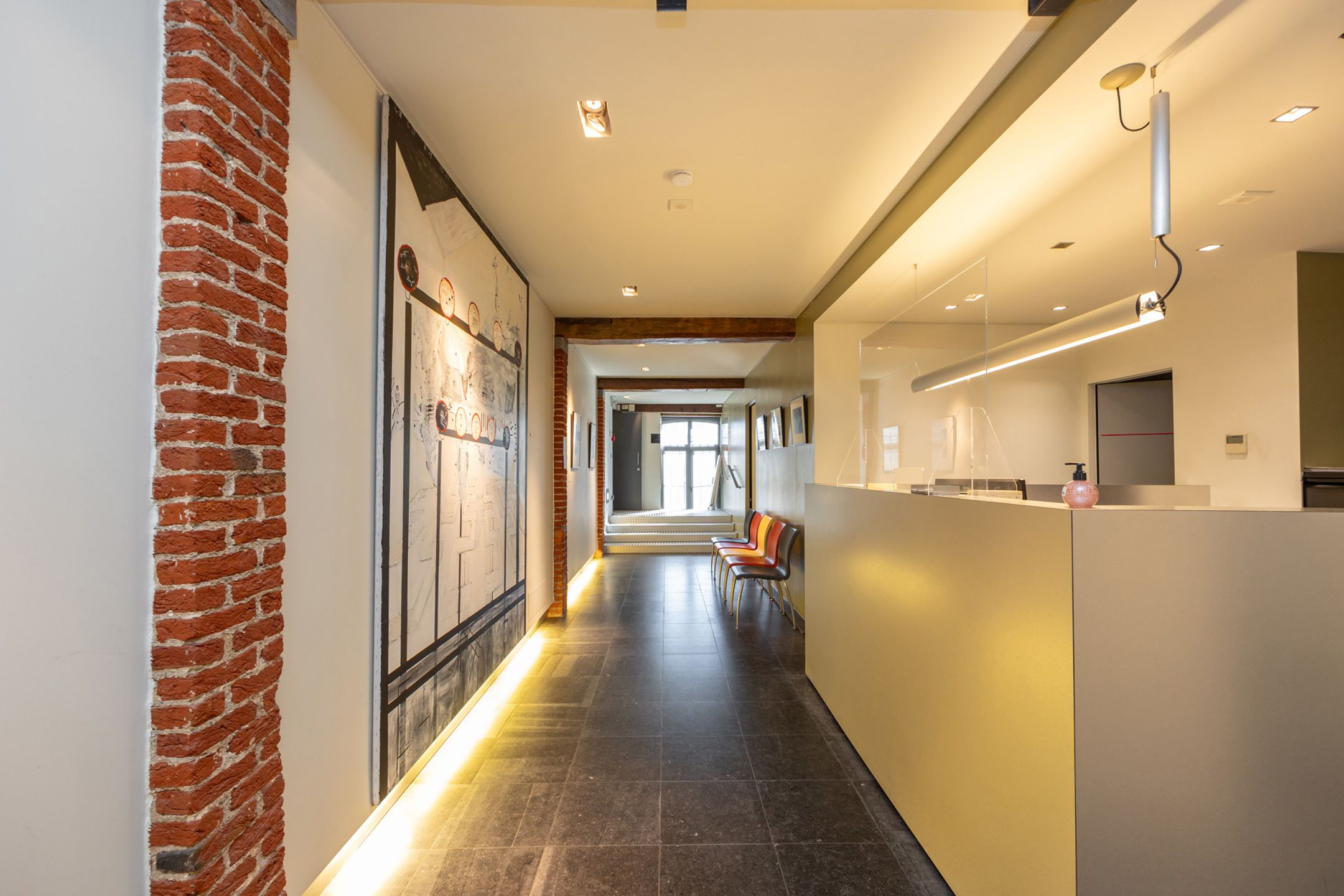 ANTWERPEN - Appartement in authentiek gebouw foto 3
