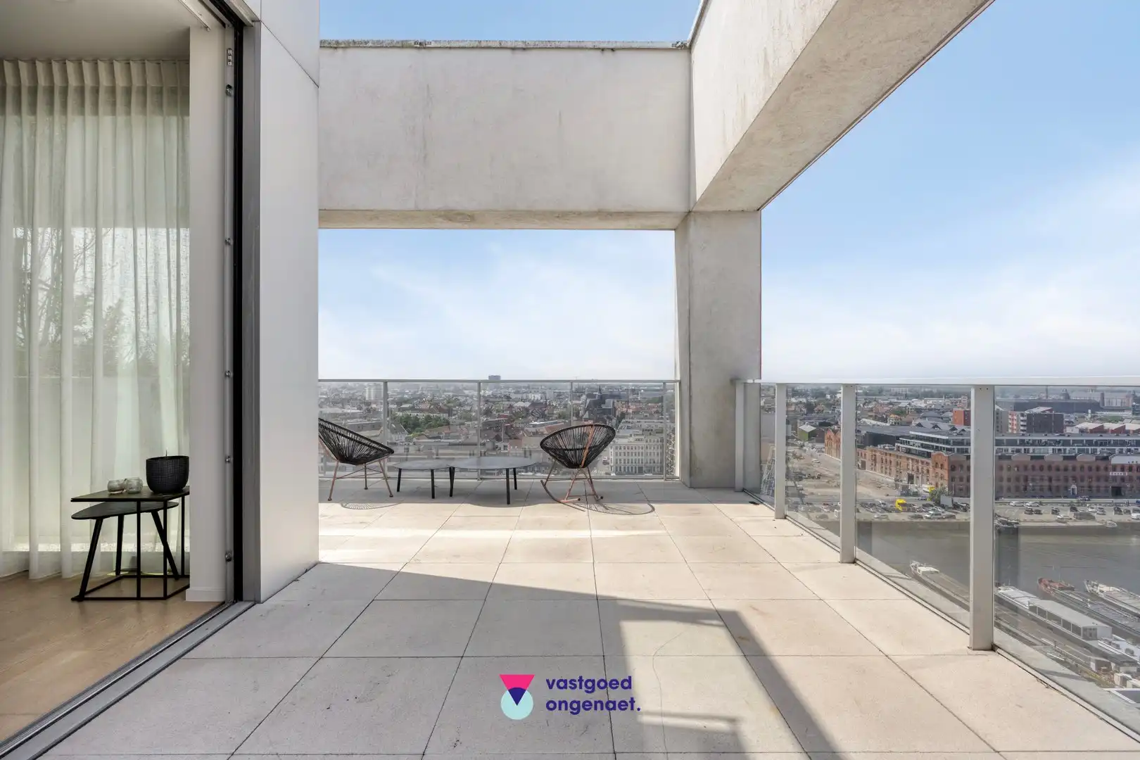 Exclusieve penthouse met zicht op water en stad foto 20